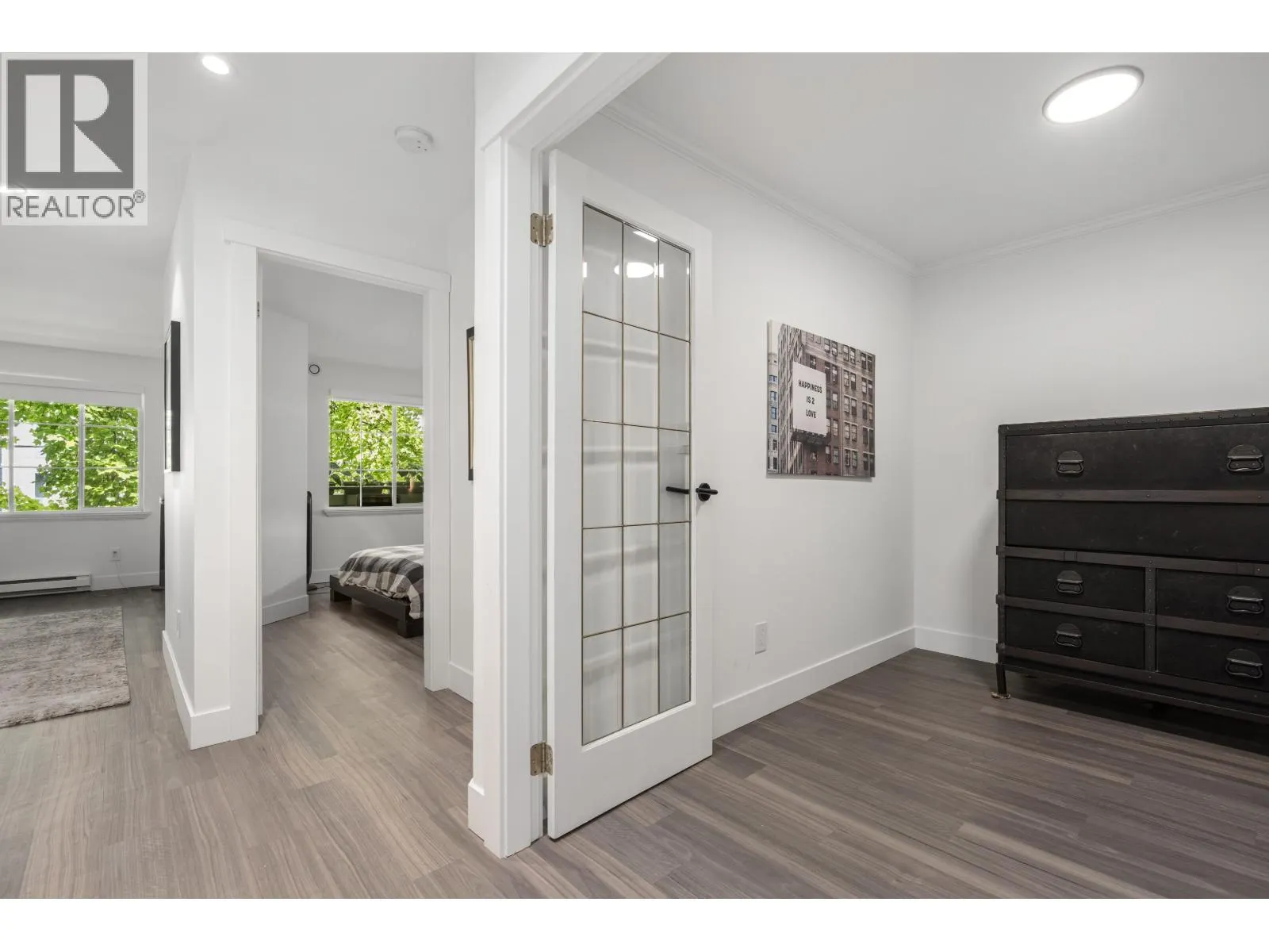 825 W 15TH AVENUE