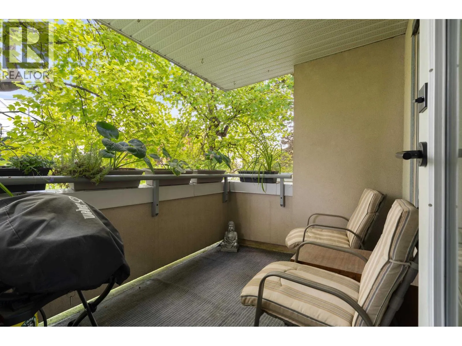 825 W 15TH AVENUE