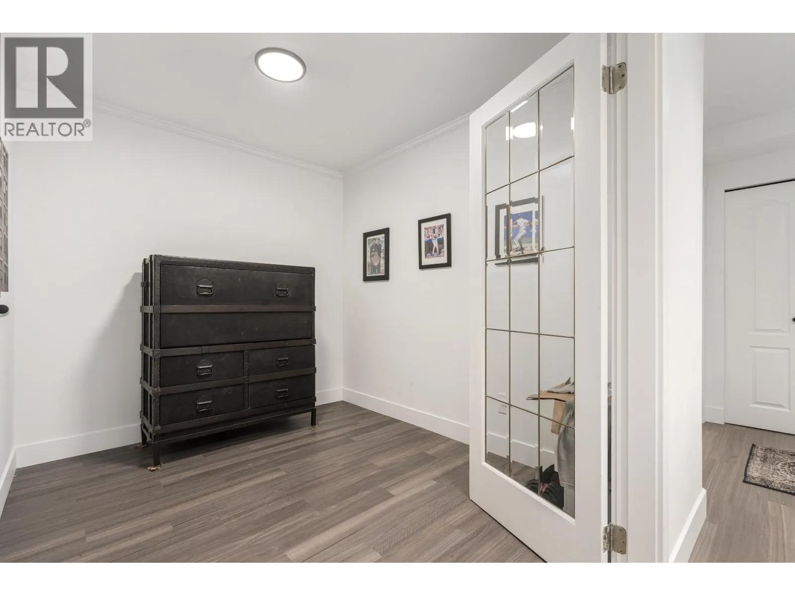 825 W 15TH AVENUE