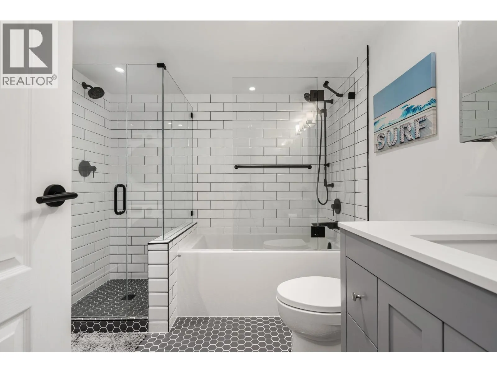 825 W 15TH AVENUE