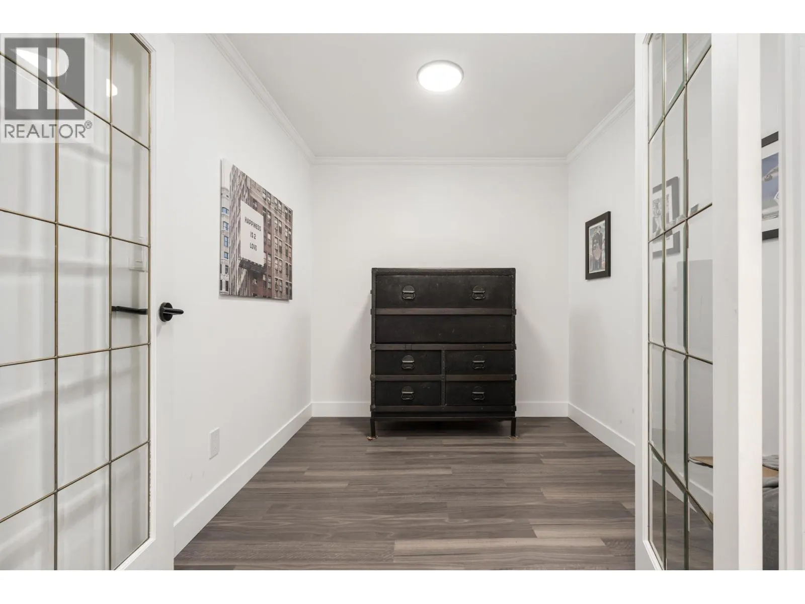 825 W 15TH AVENUE