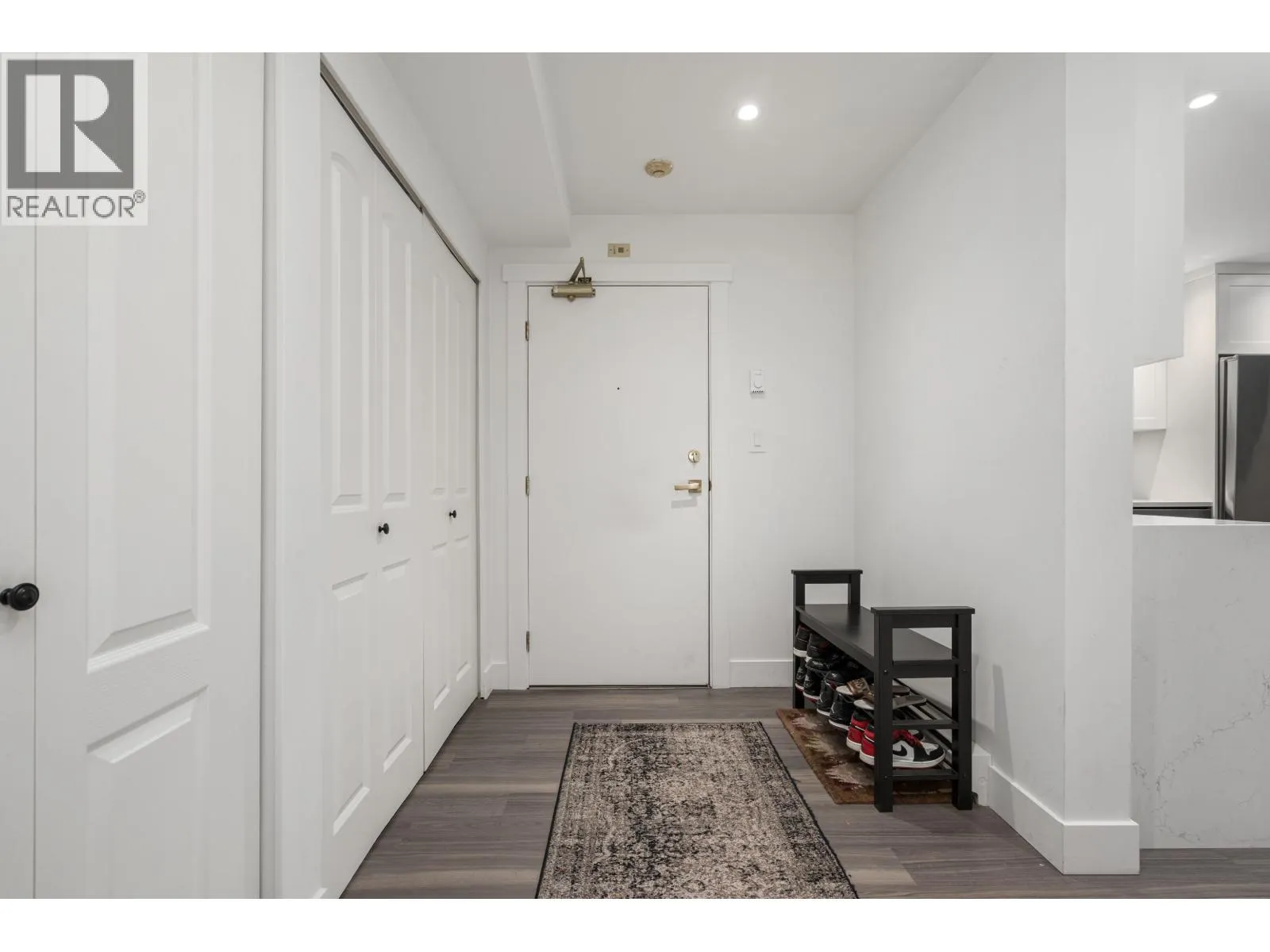 825 W 15TH AVENUE