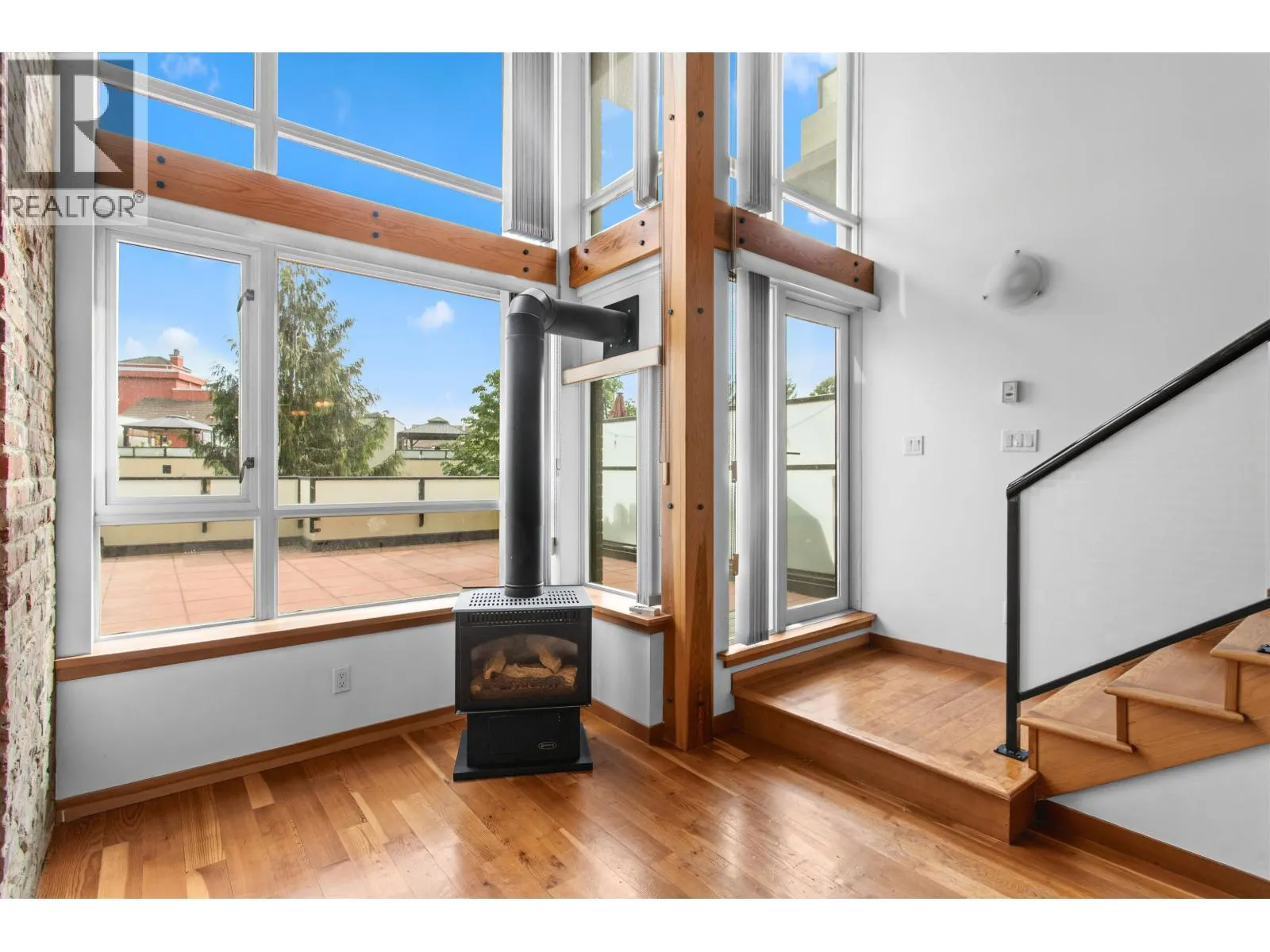 217 10 RENAISSANCE SQUARE