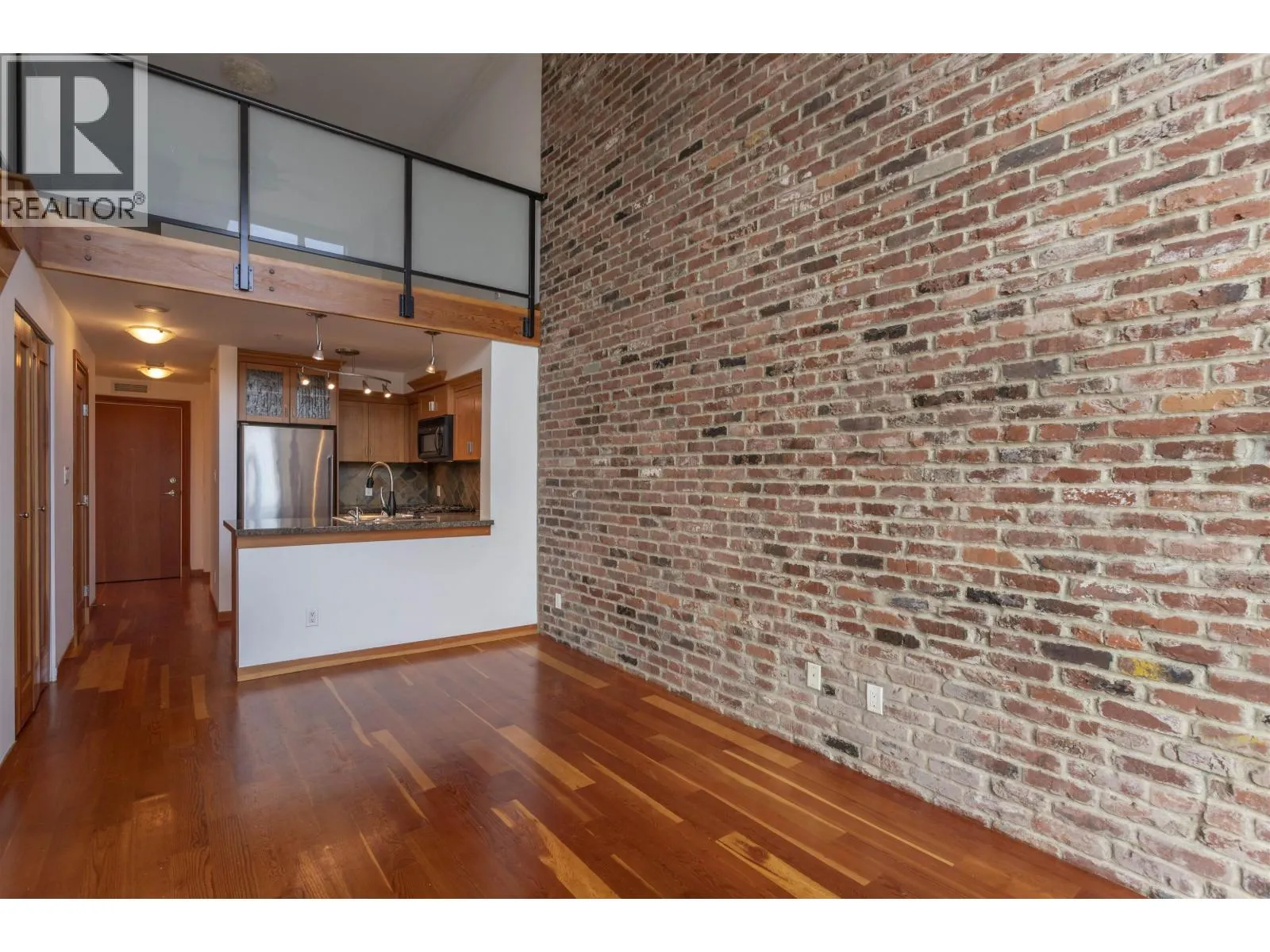217 10 RENAISSANCE SQUARE