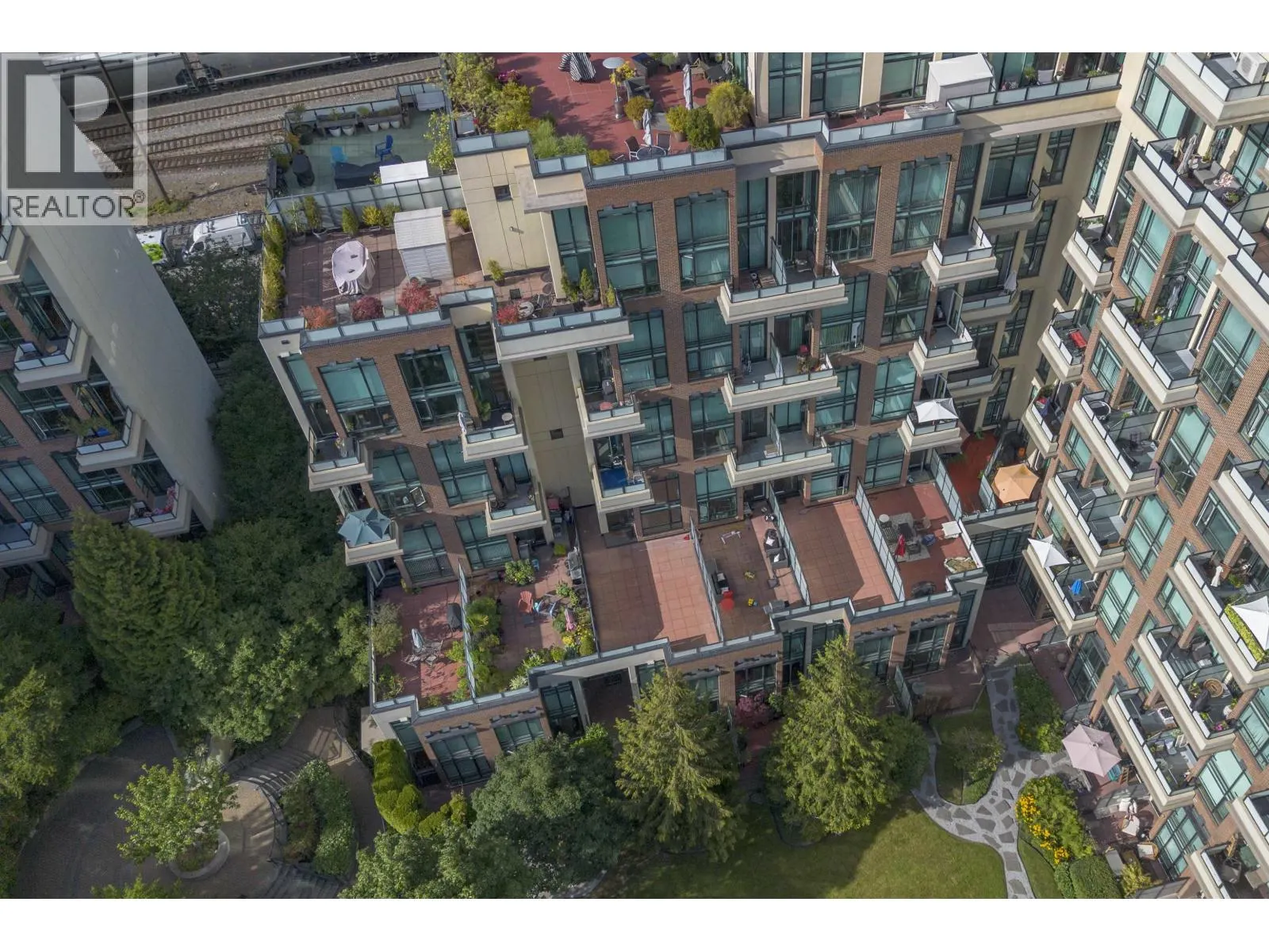 217 10 RENAISSANCE SQUARE