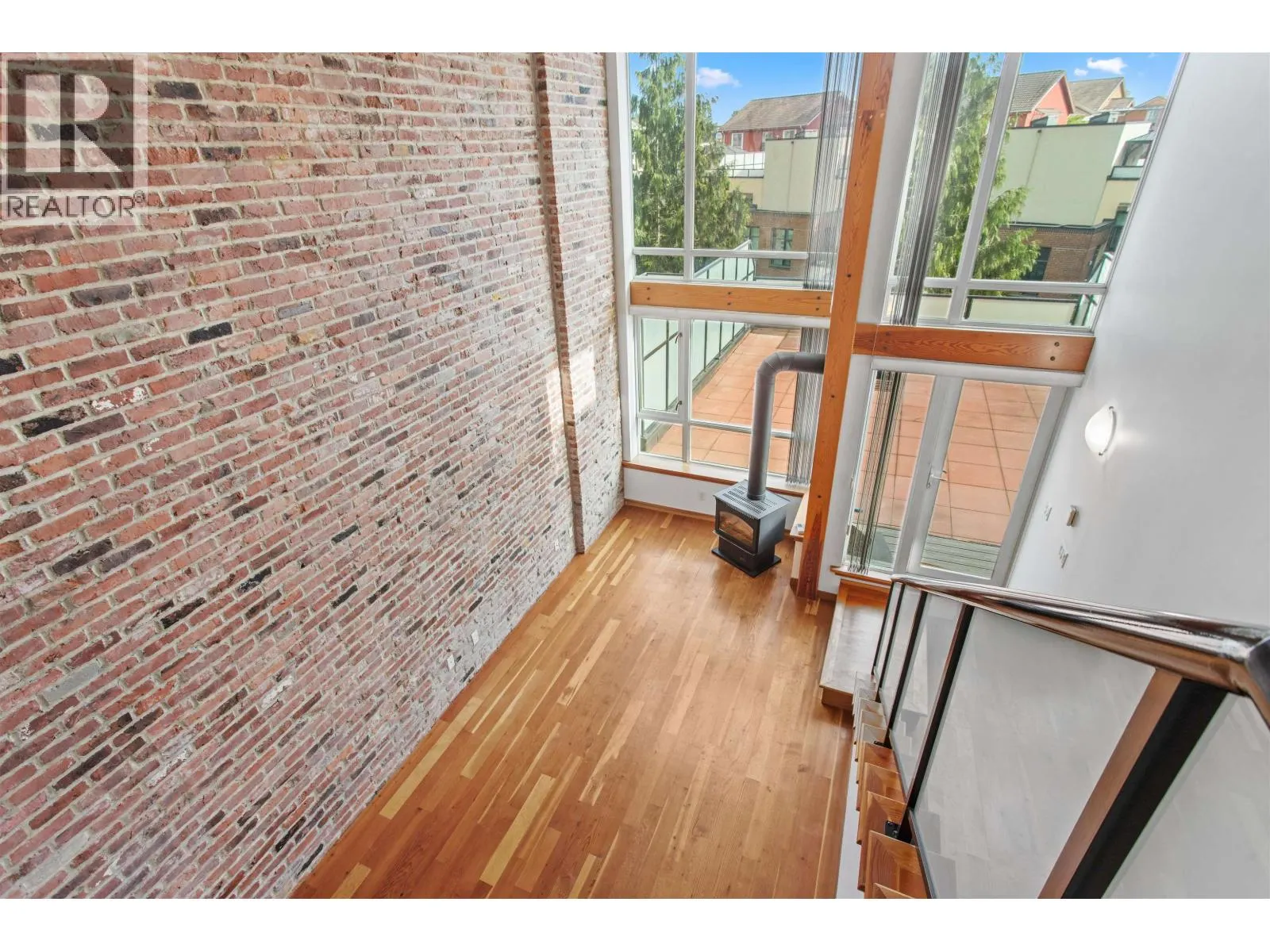 217 10 RENAISSANCE SQUARE
