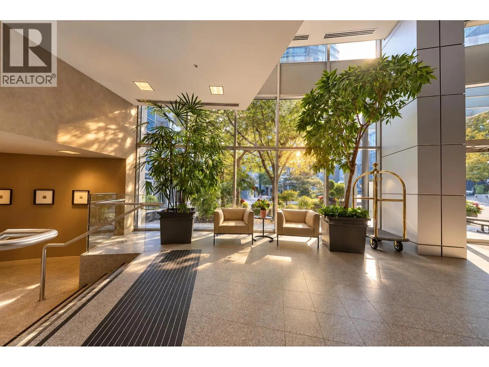 803 1281 W CORDOVA STREET