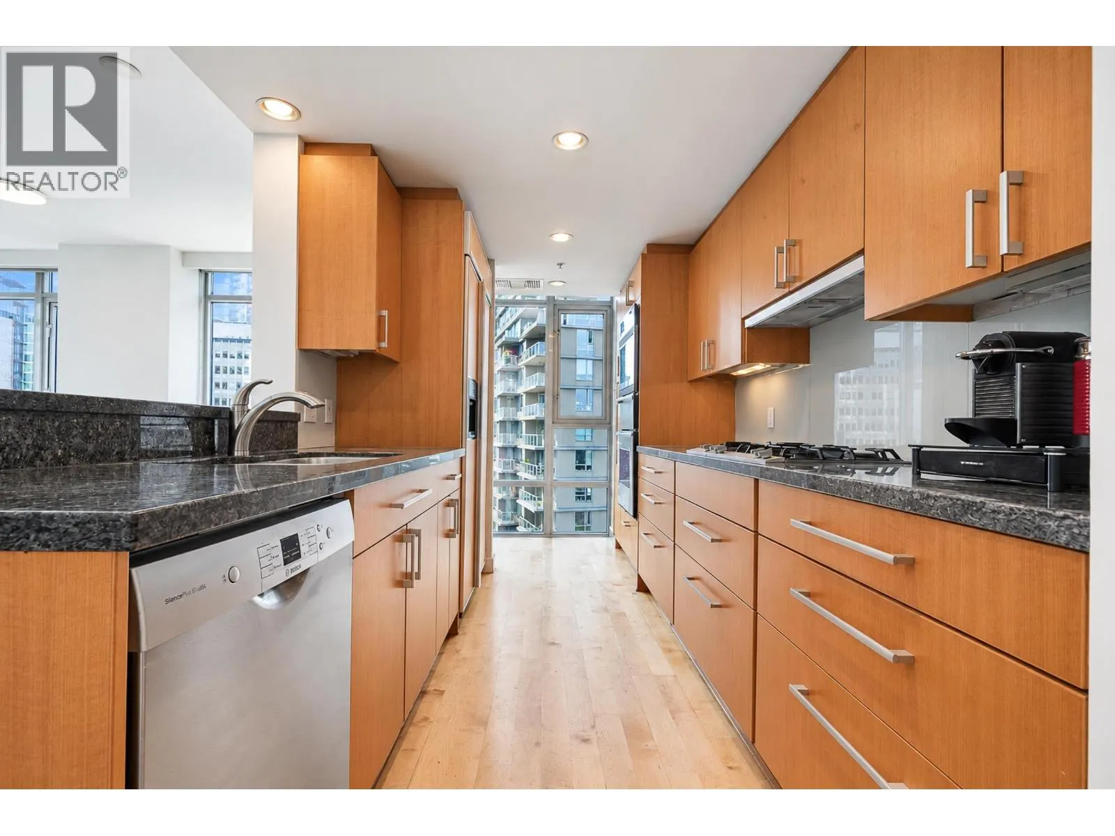 803 1281 W CORDOVA STREET