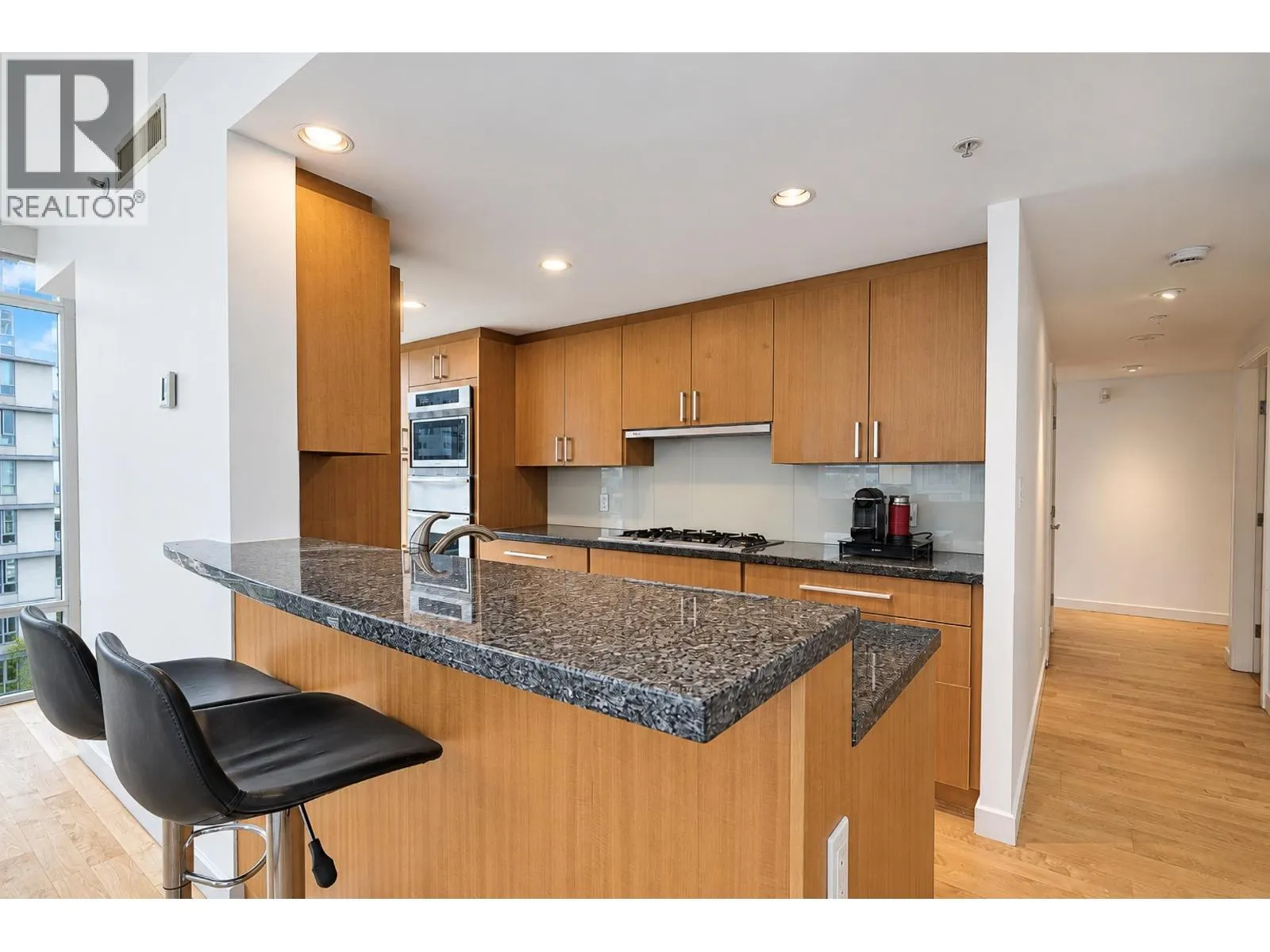 803 1281 W CORDOVA STREET