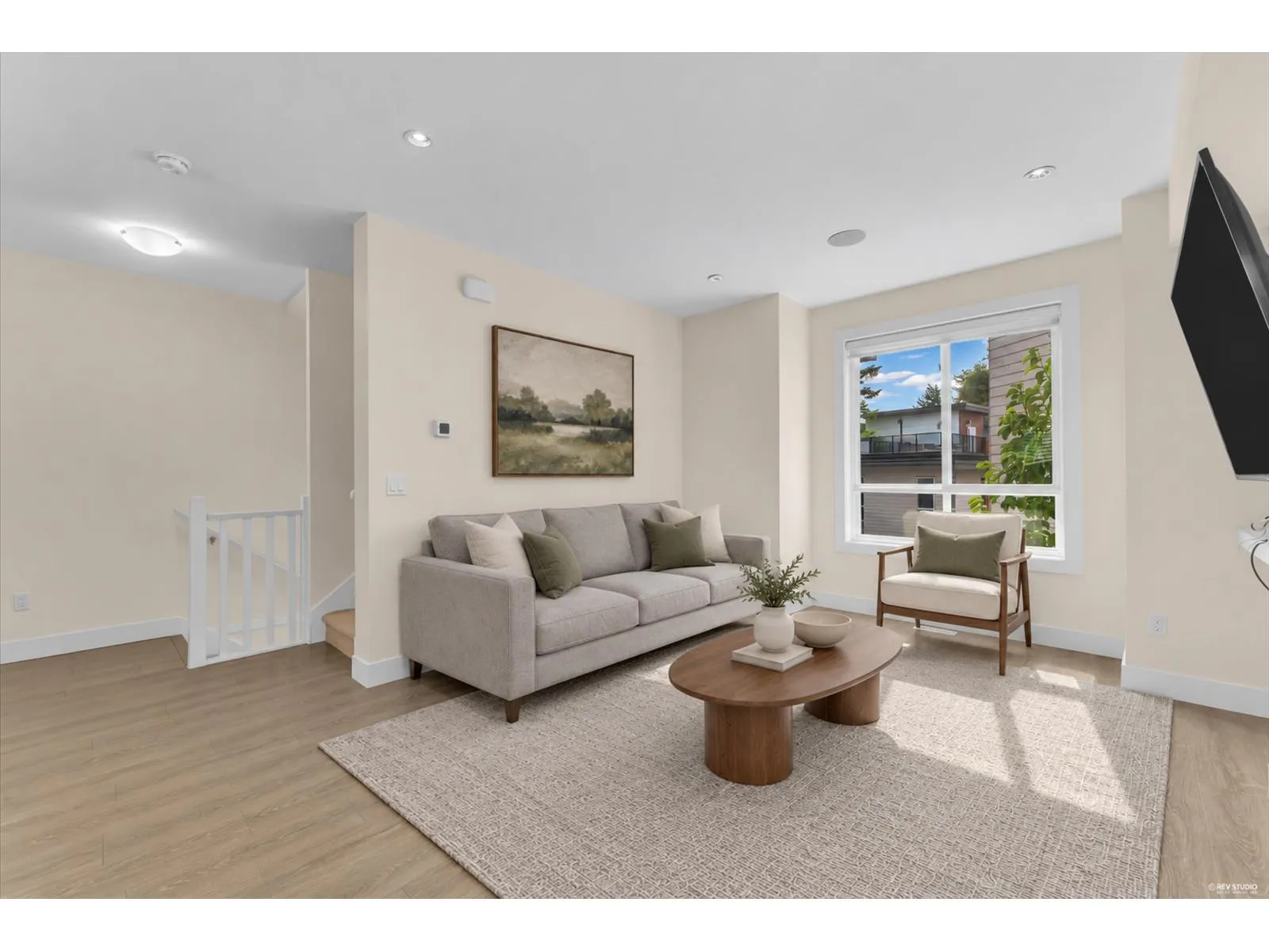 44 1670 160 STREET