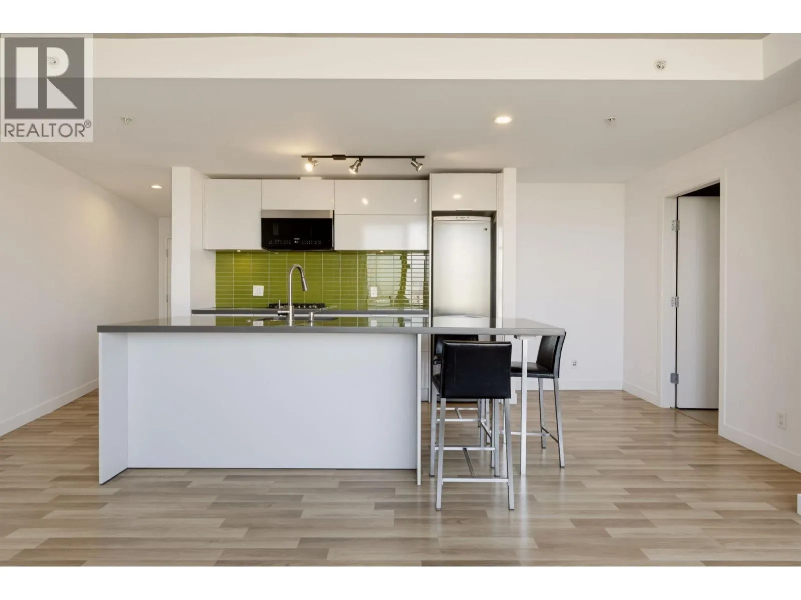 1803 108 W CORDOVA STREET