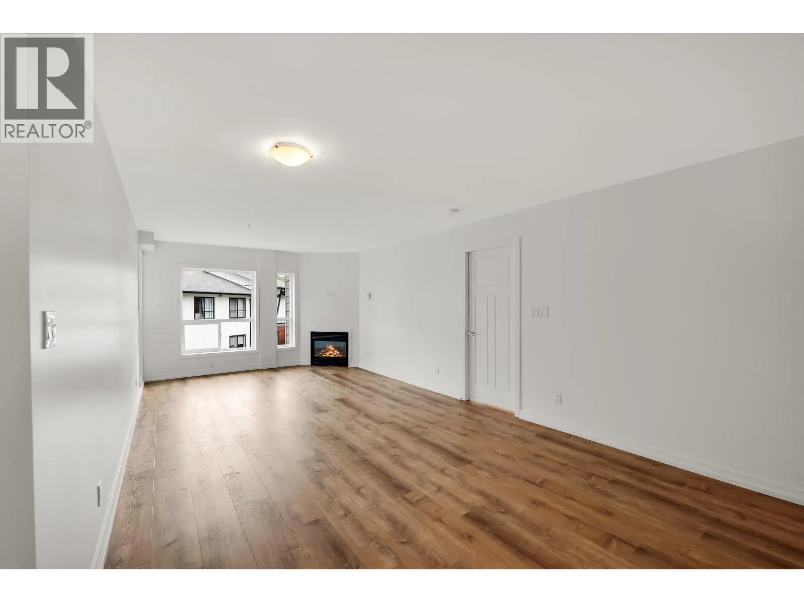 305 1212 MAIN STREET