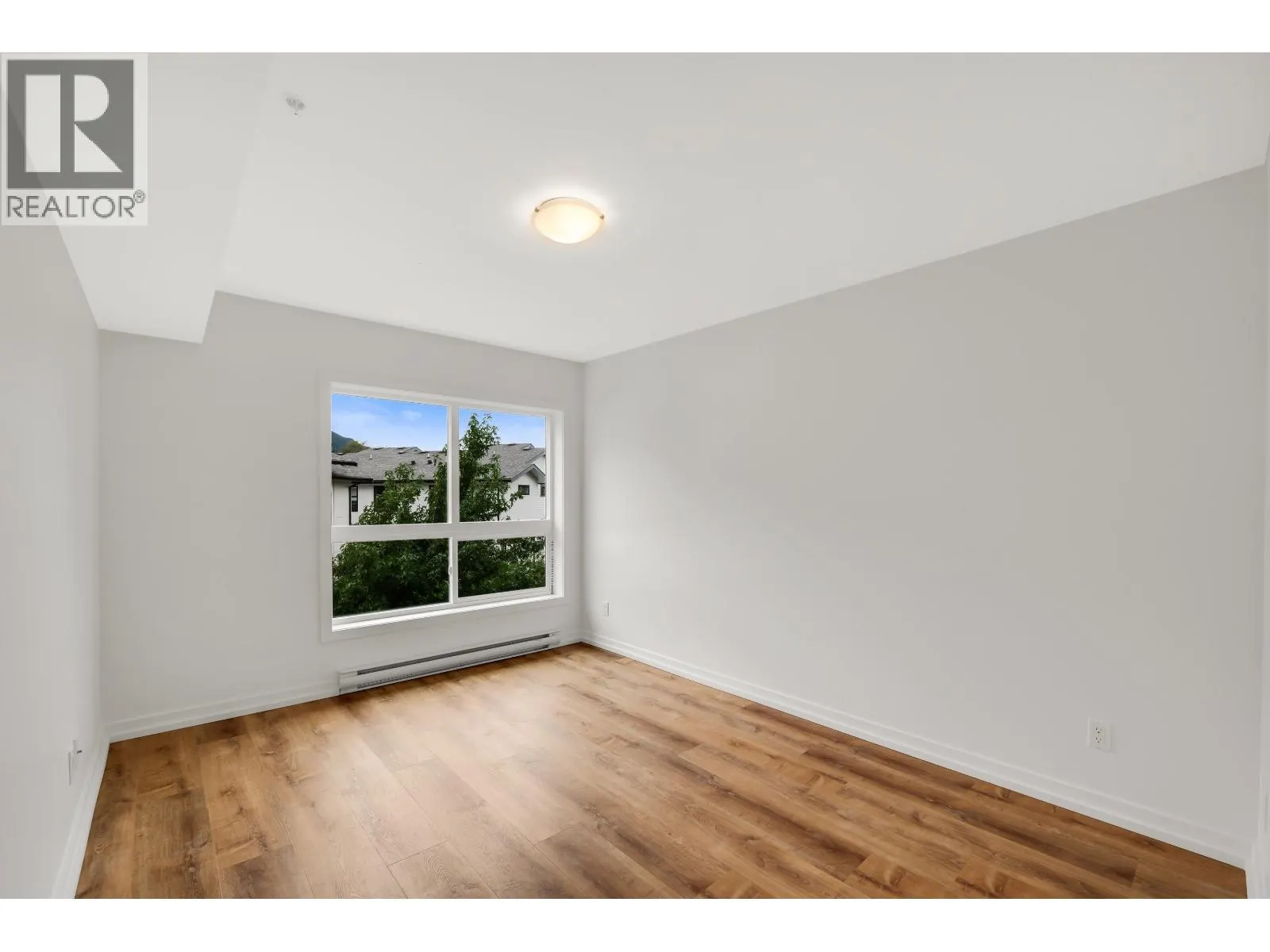 305 1212 MAIN STREET