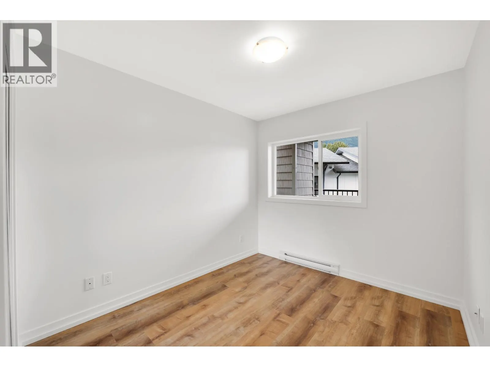 305 1212 MAIN STREET