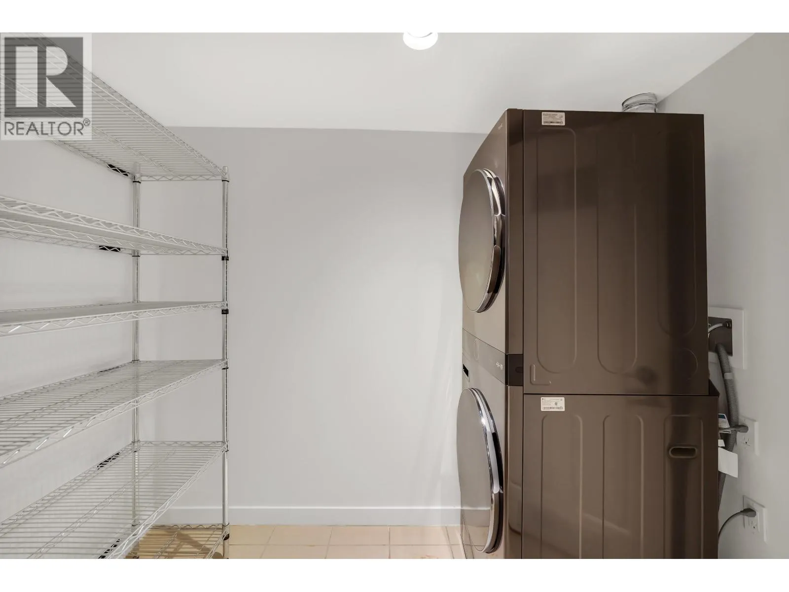 305 1212 MAIN STREET