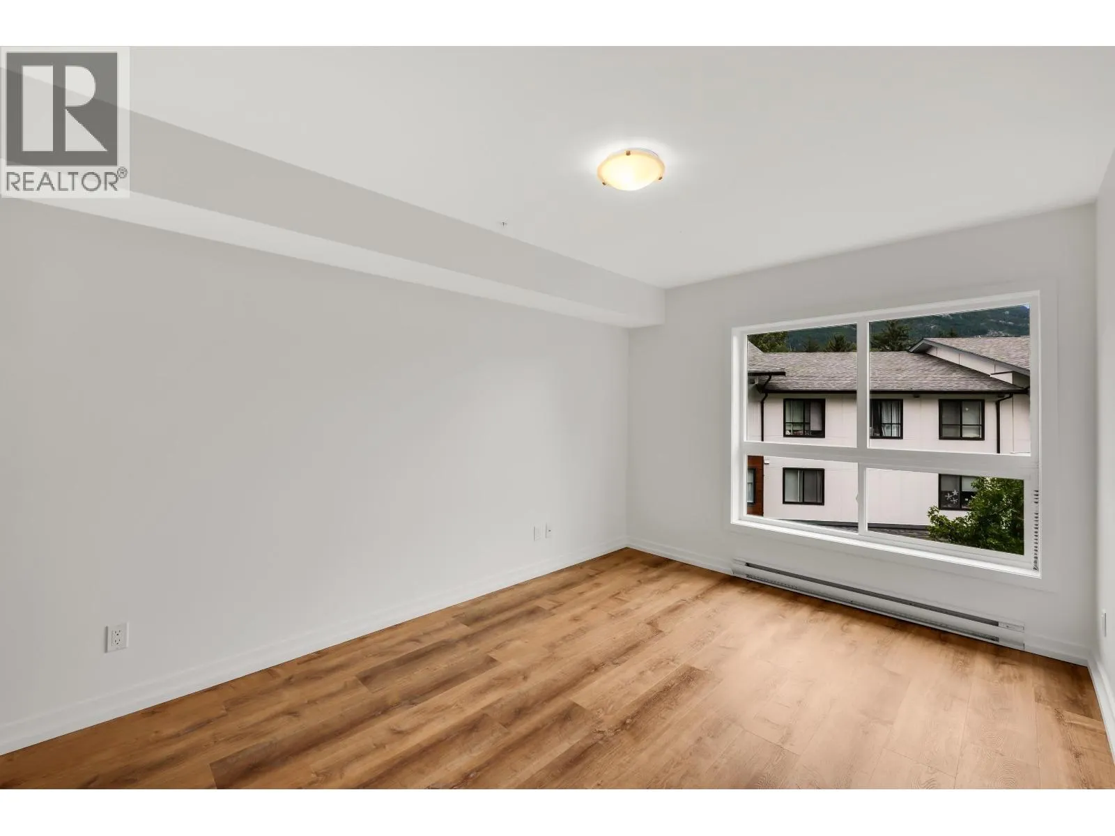 305 1212 MAIN STREET