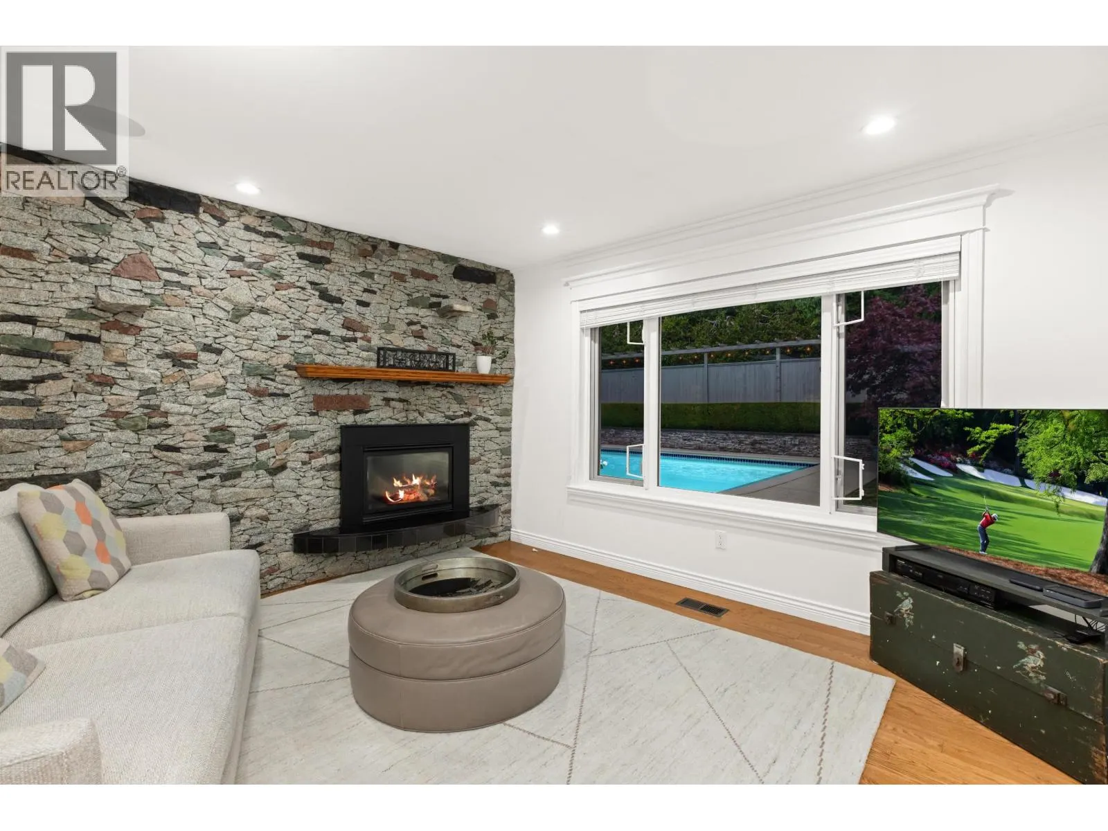 885 MARGAREE PLACE