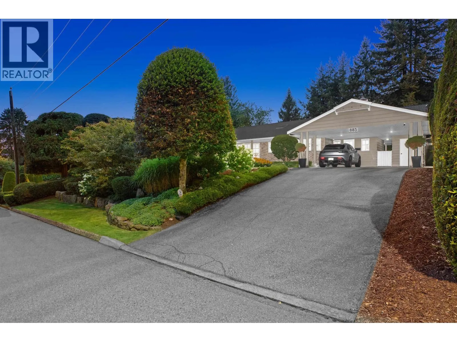 885 MARGAREE PLACE