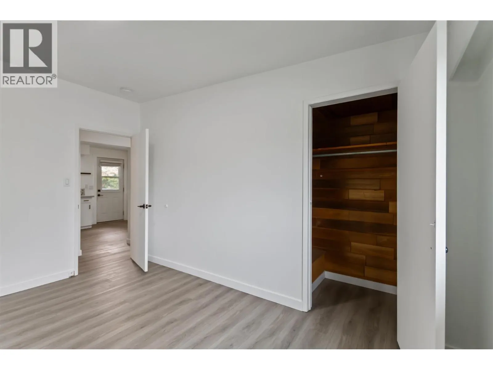 3652 3654 ST. THOMAS STREET