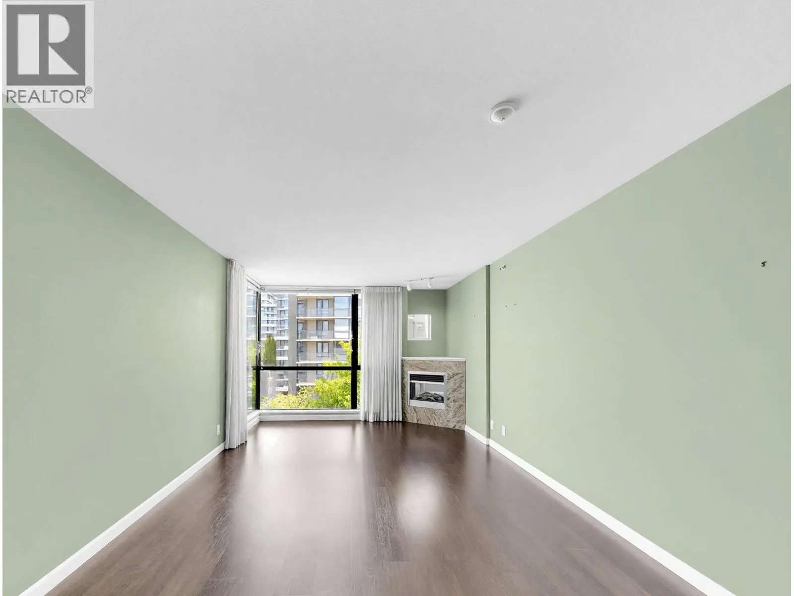 824 7831 WESTMINSTER HIGHWAY