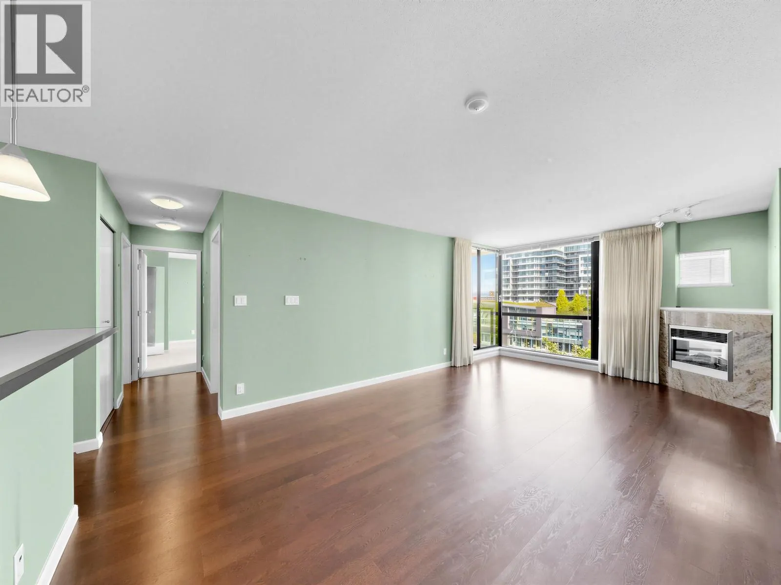 824 7831 WESTMINSTER HIGHWAY