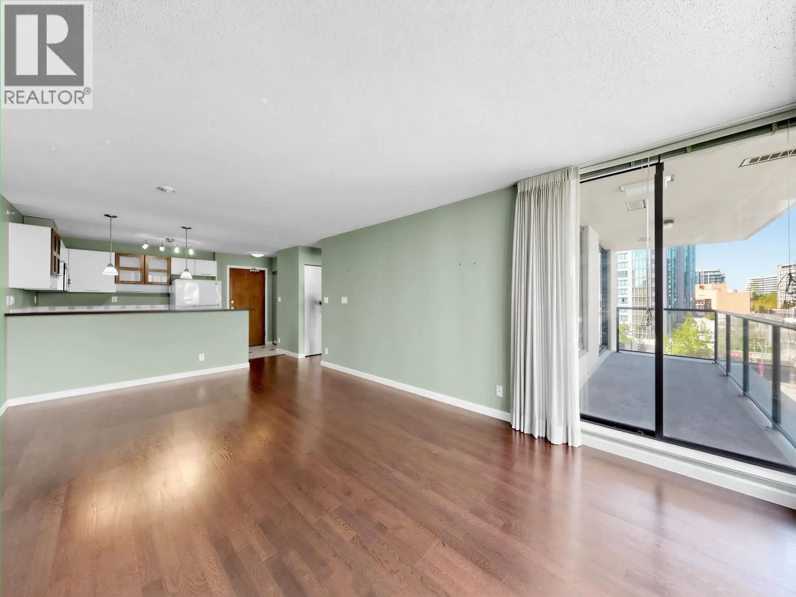 824 7831 WESTMINSTER HIGHWAY