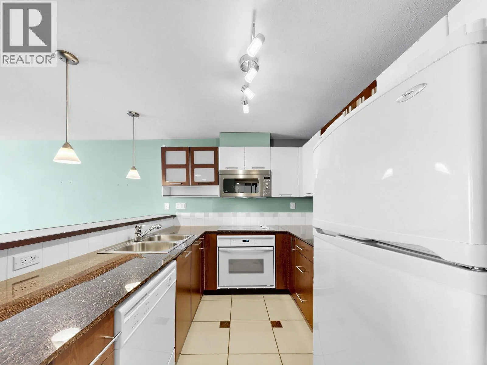 824 7831 WESTMINSTER HIGHWAY