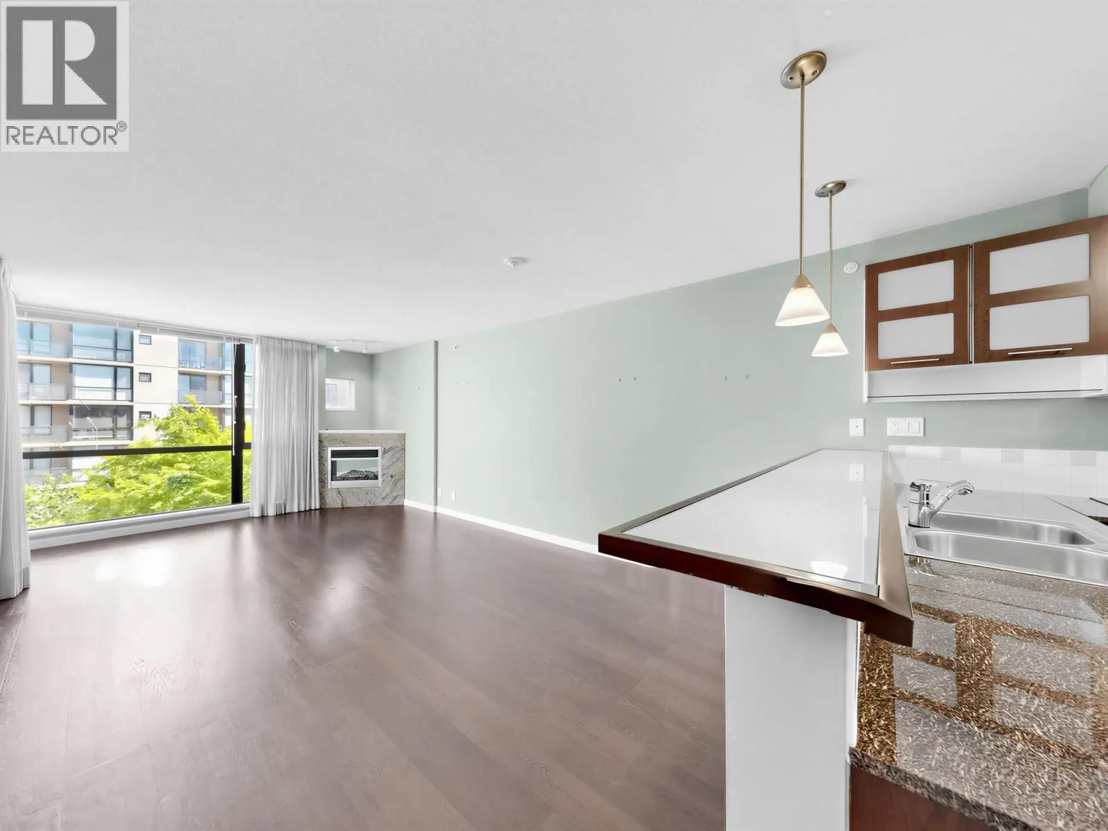 824 7831 WESTMINSTER HIGHWAY