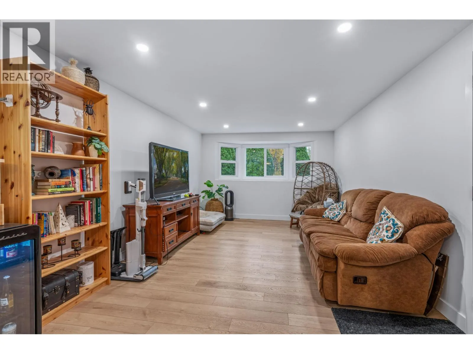 4086 NORDIC DRIVE