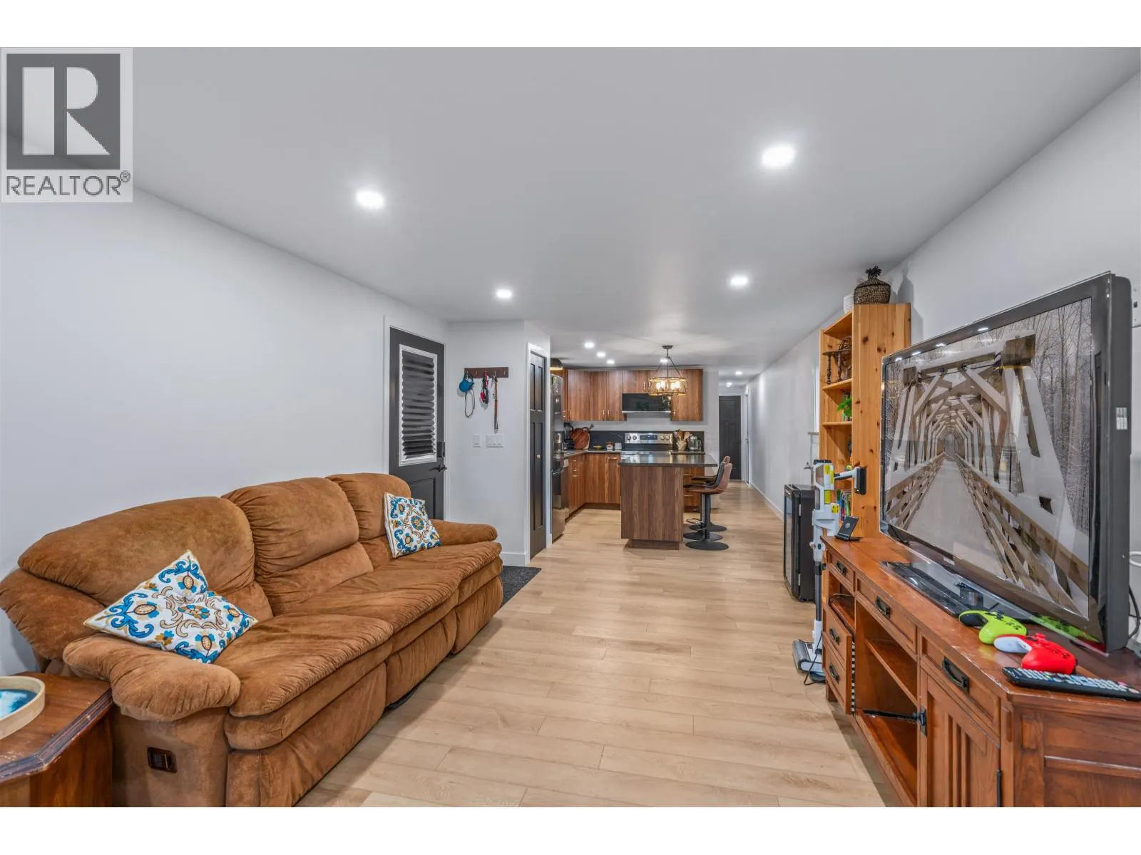 4086 NORDIC DRIVE