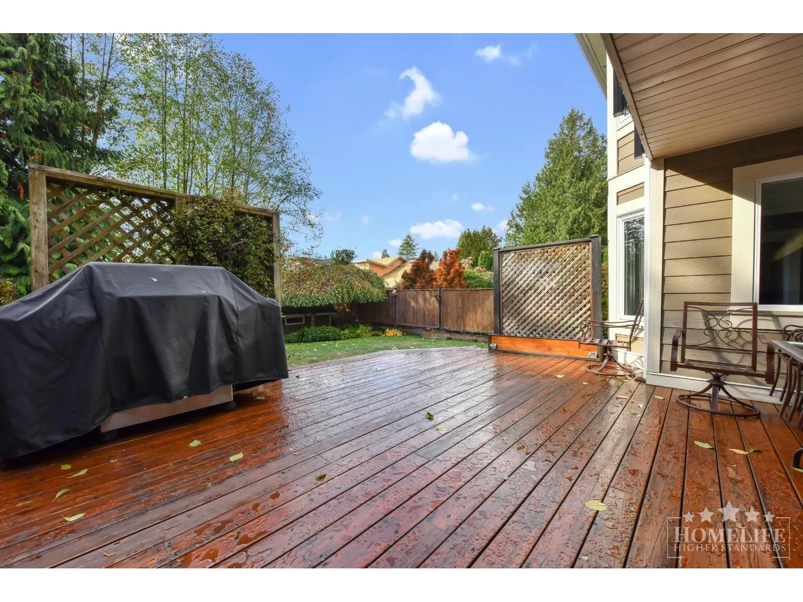 House 14564 18A AVENUE