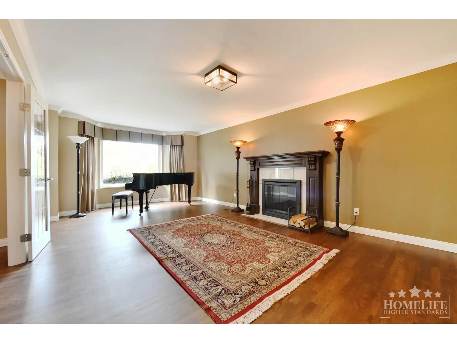 House 14564 18A AVENUE