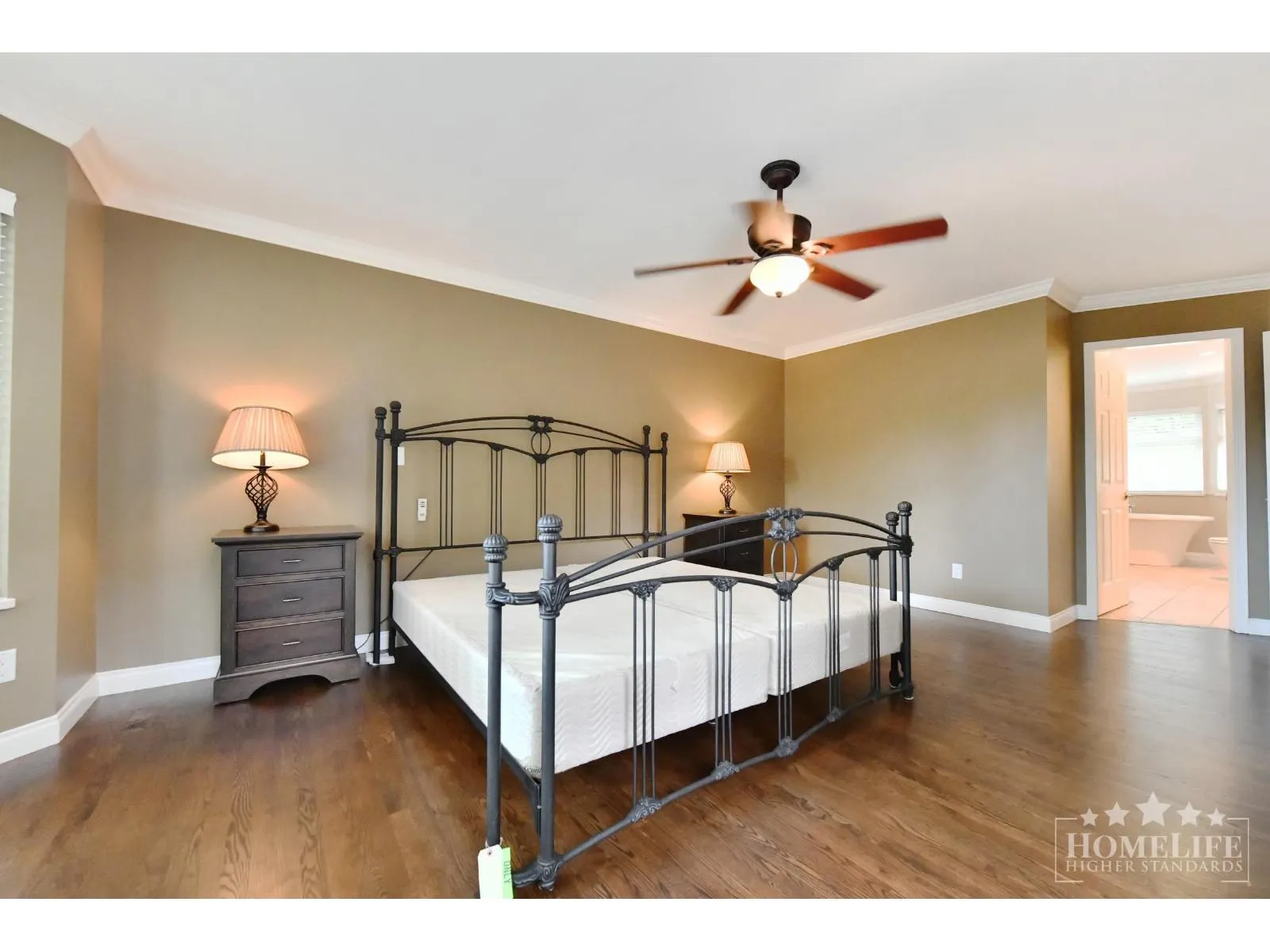 House 14564 18A AVENUE