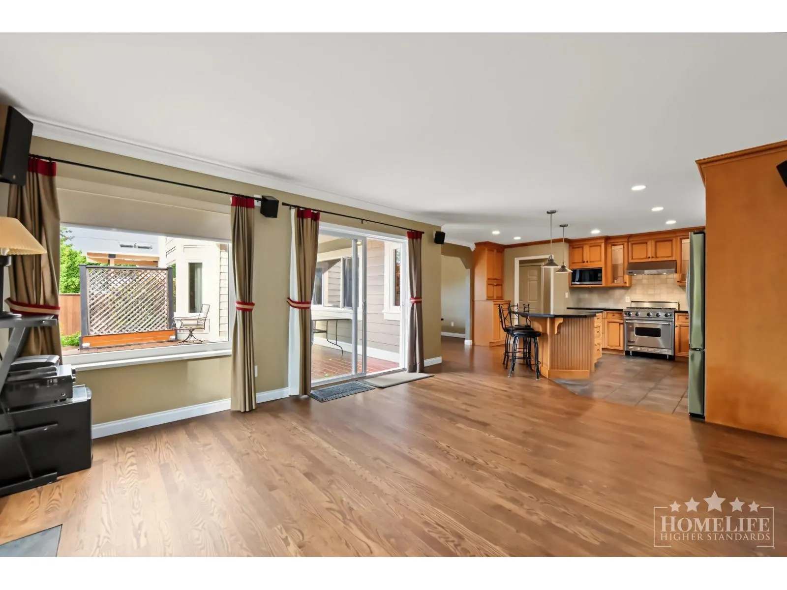 House 14564 18A AVENUE