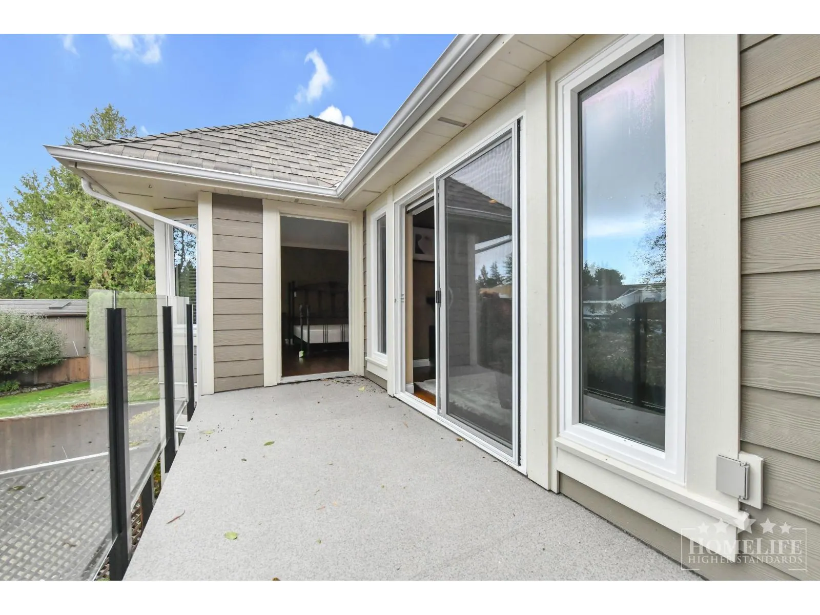 House 14564 18A AVENUE