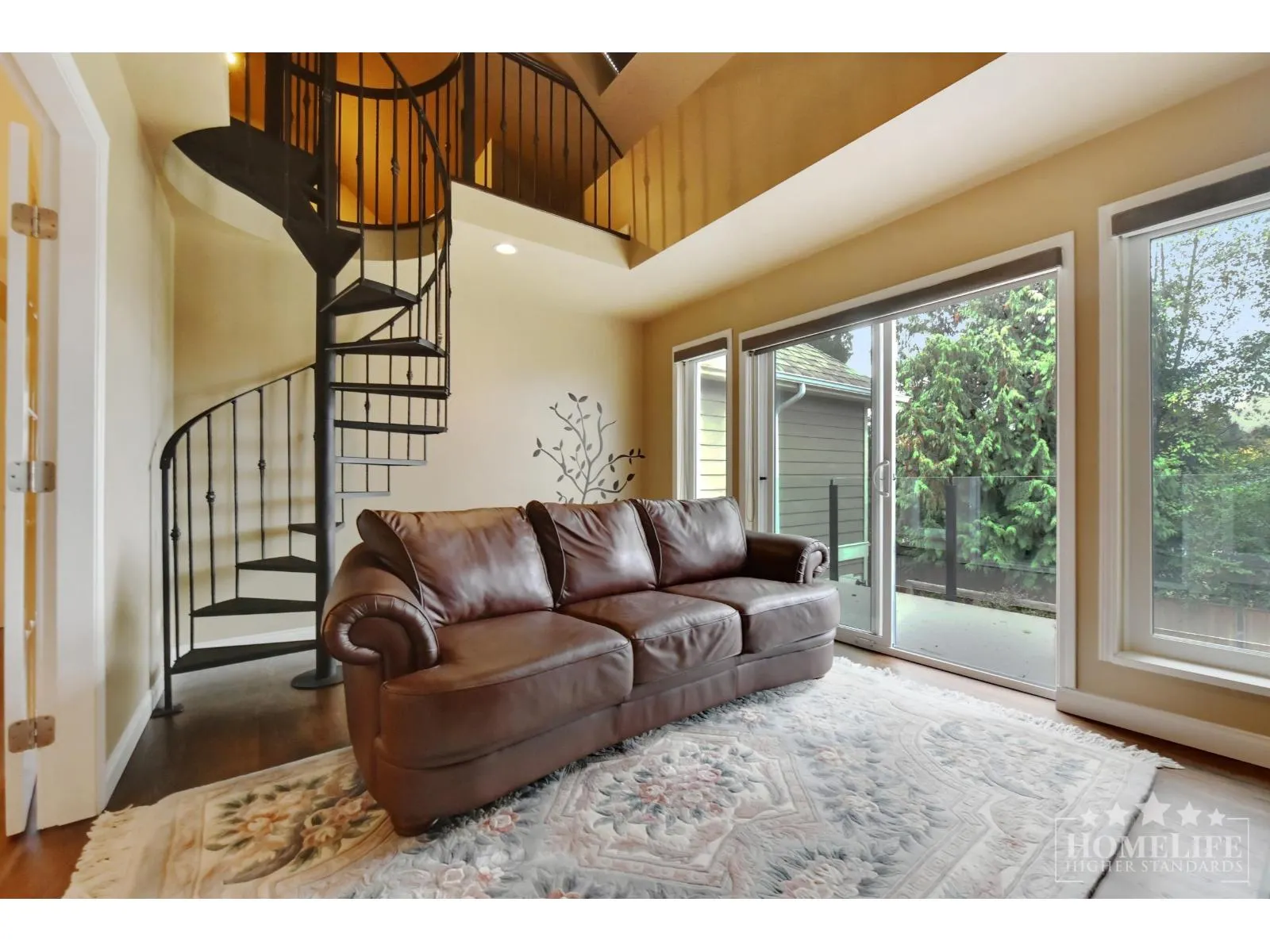 House 14564 18A AVENUE