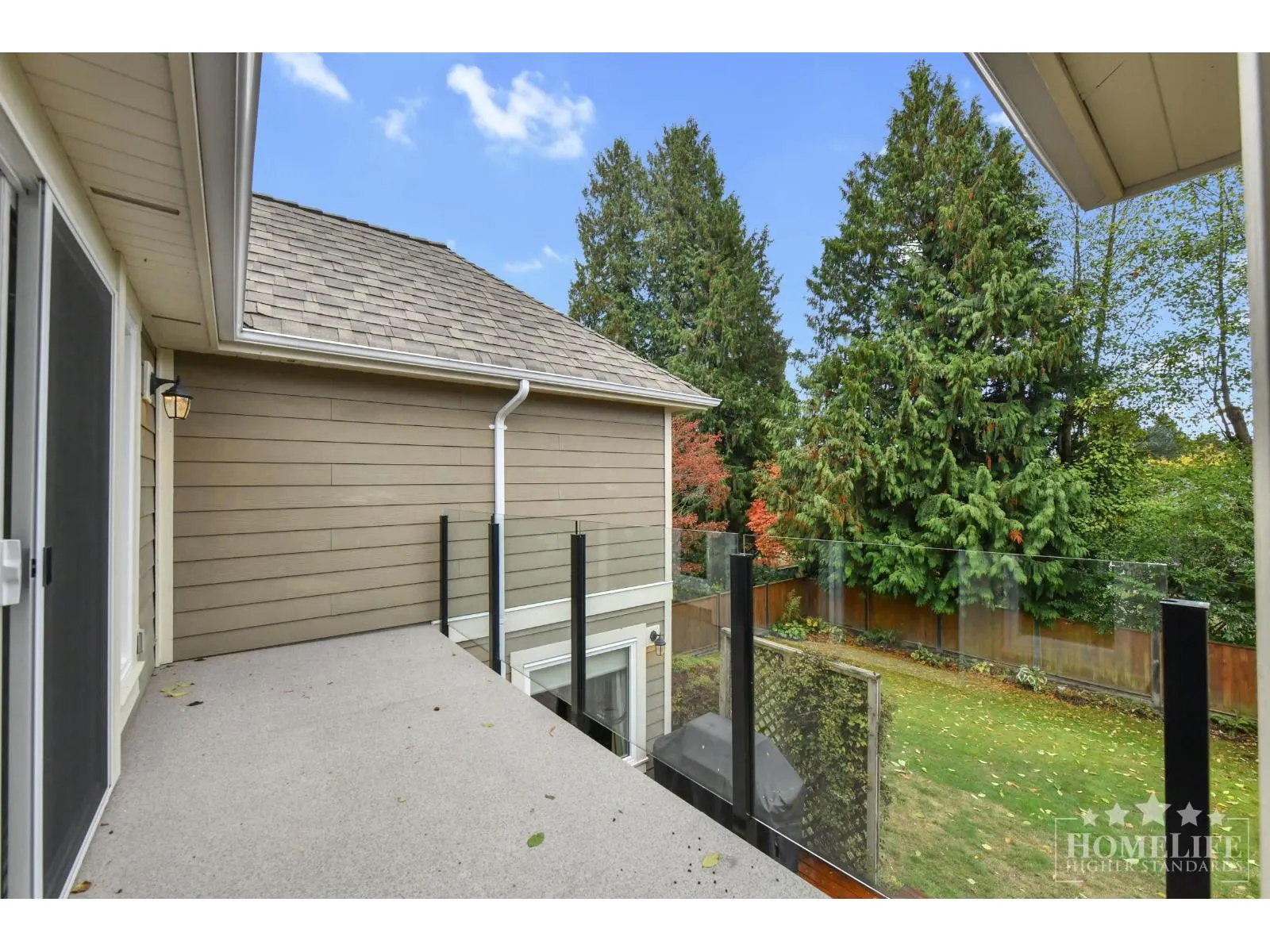 House 14564 18A AVENUE