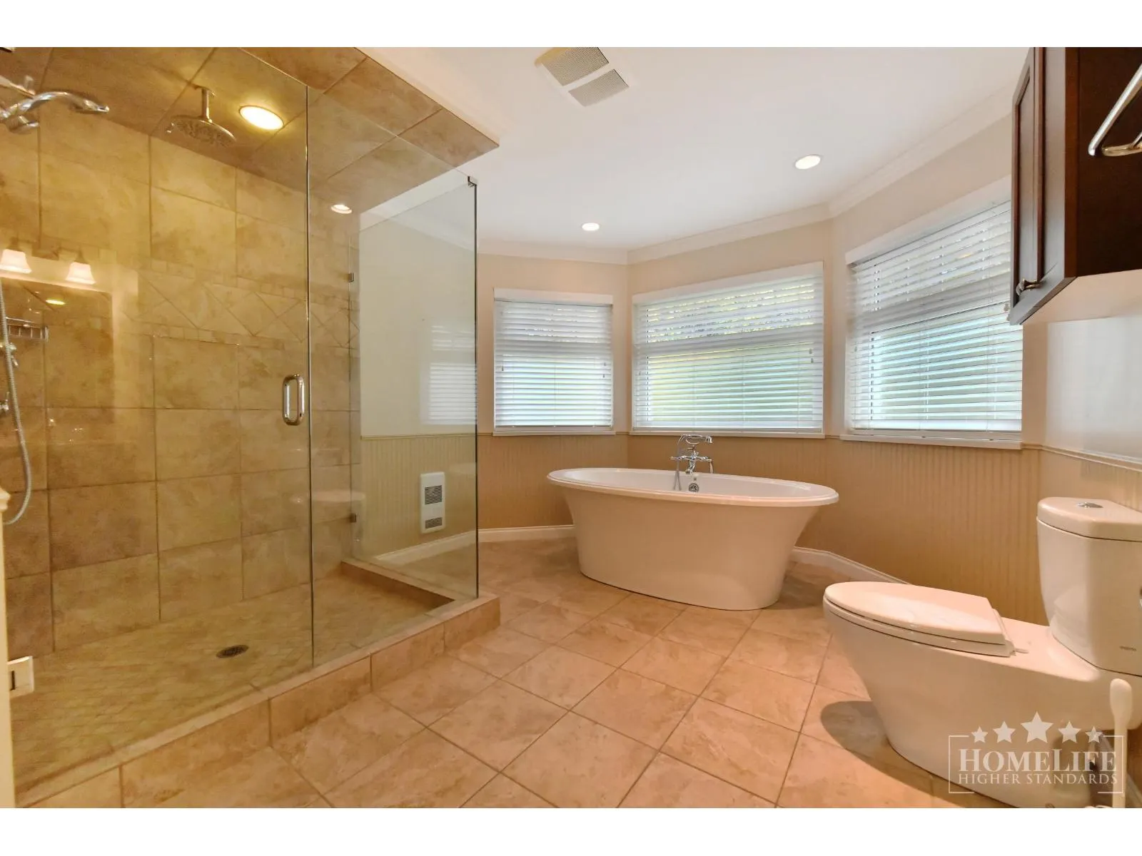 House 14564 18A AVENUE