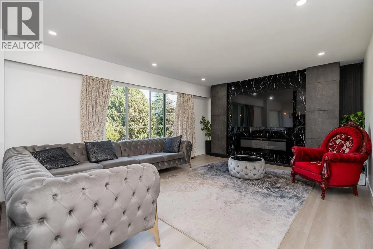 1111 ENGLISH BLUFF ROAD
