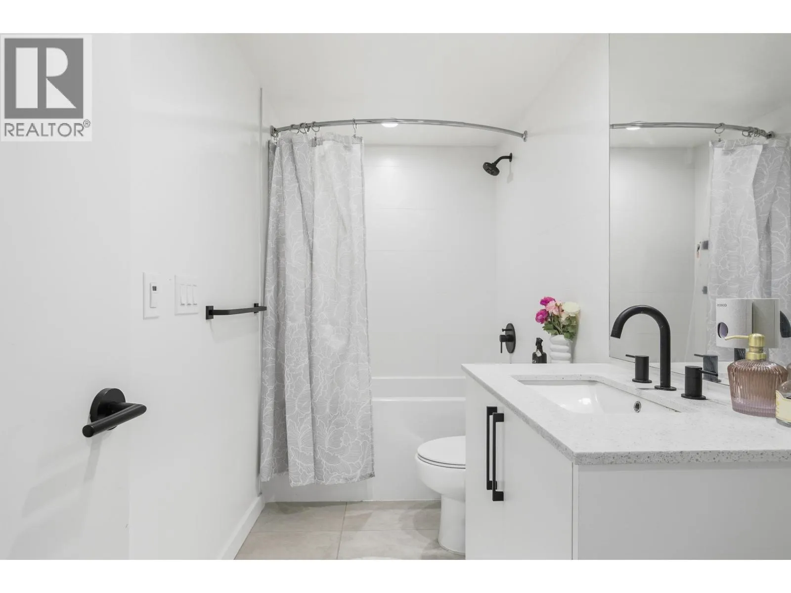 356 555 2ND E STREET