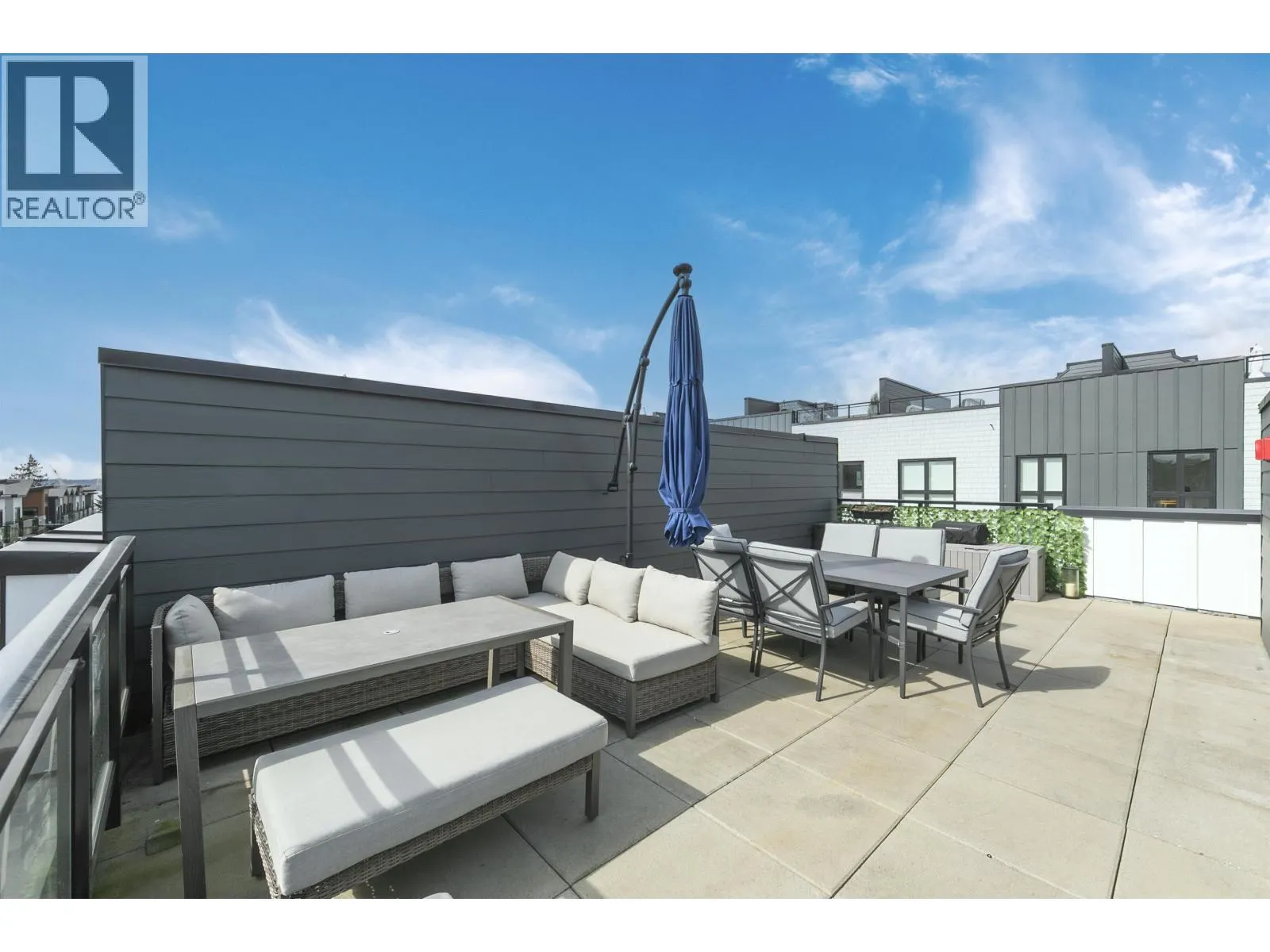 356 555 2ND E STREET