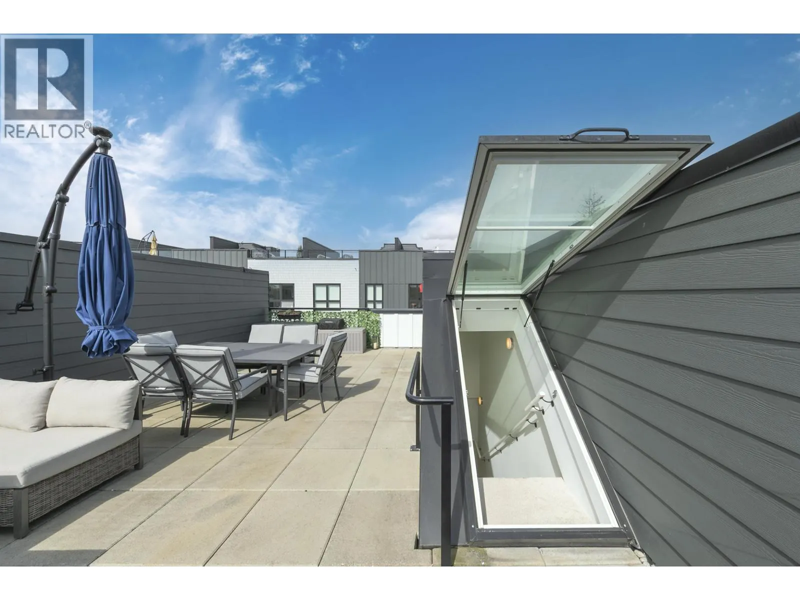 356 555 2ND E STREET