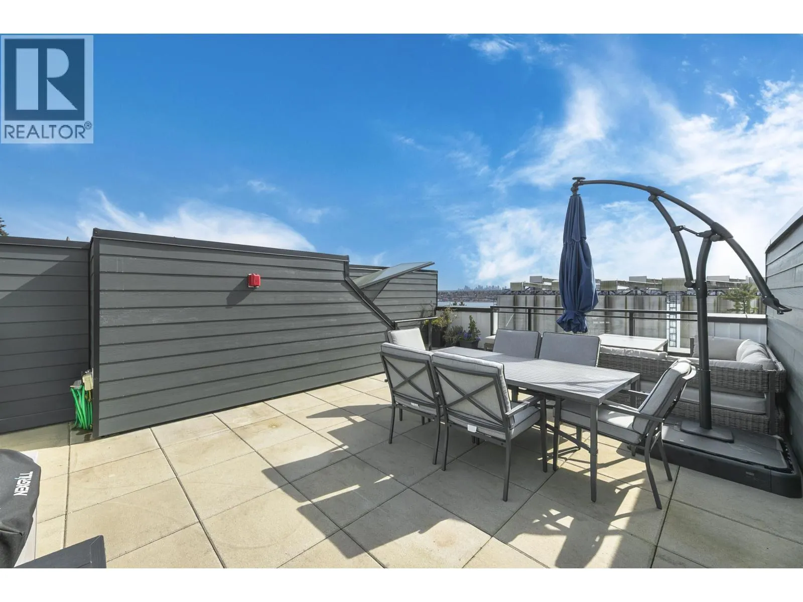 356 555 2ND E STREET