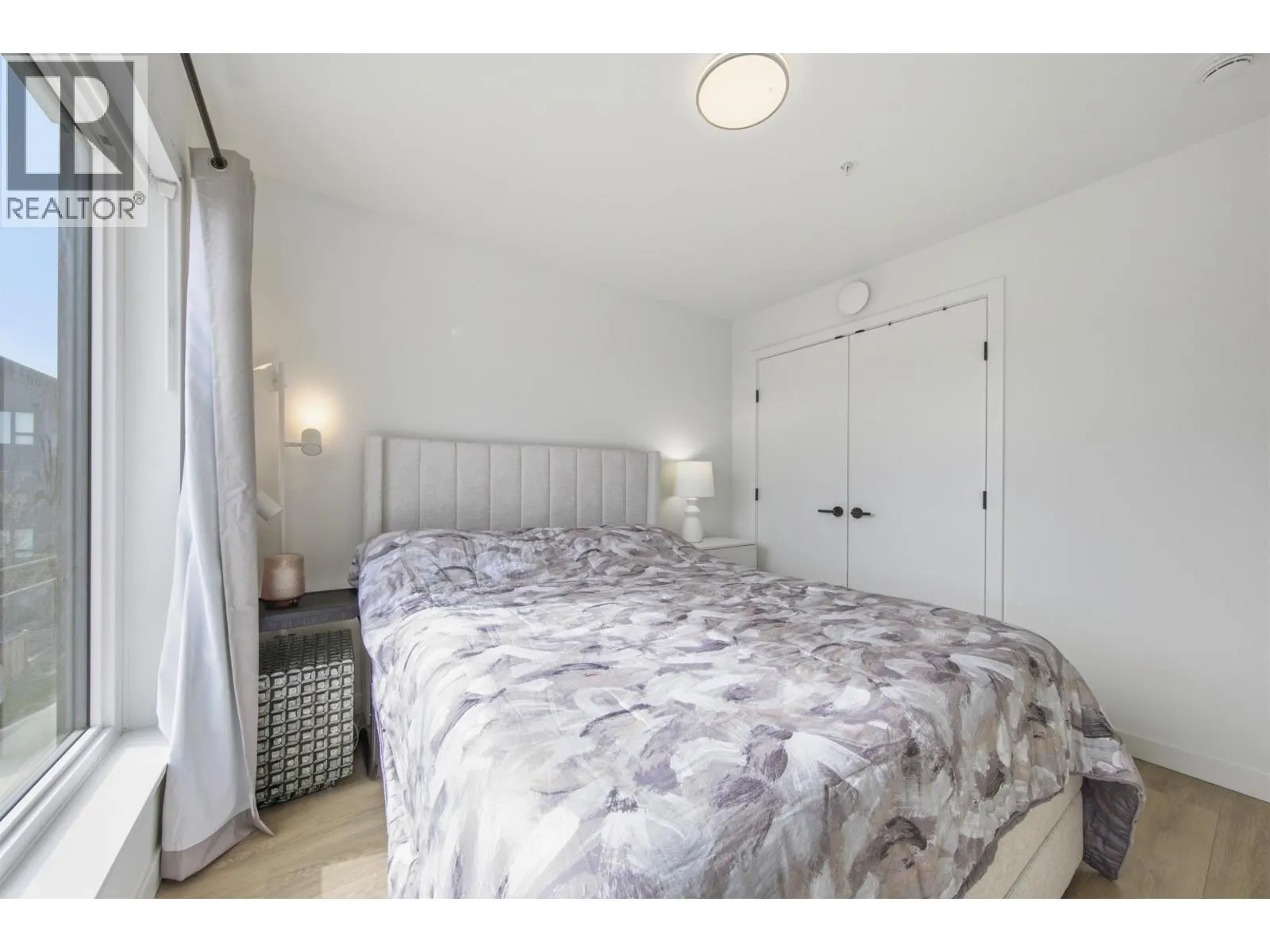 356 555 2ND E STREET