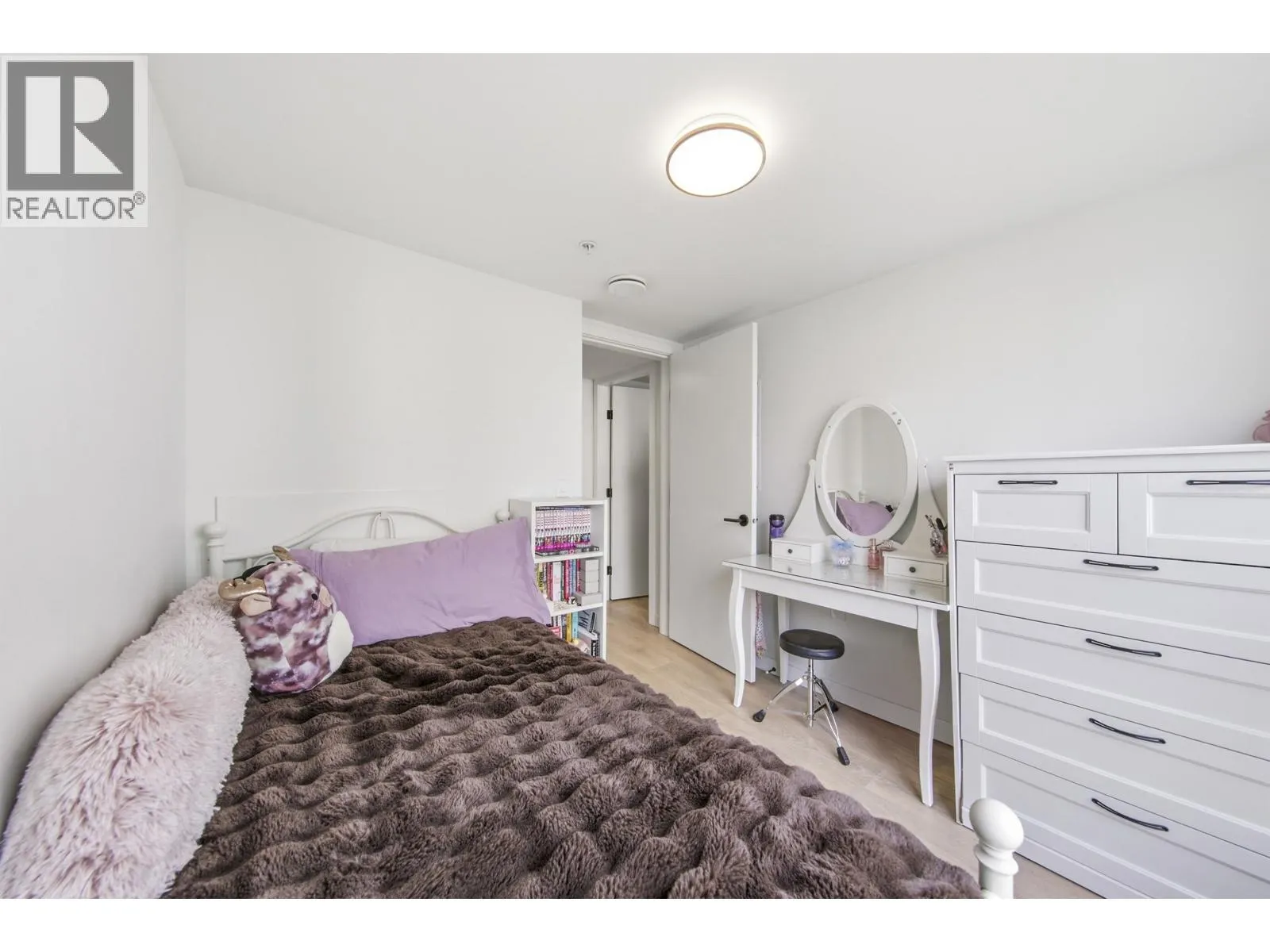 356 555 2ND E STREET