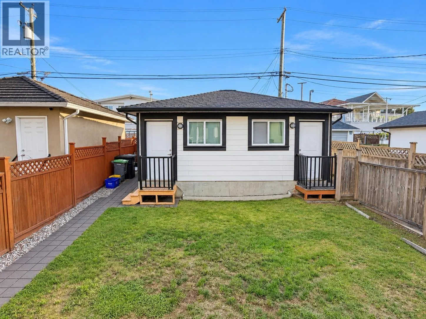 2216 MANNERING AVENUE