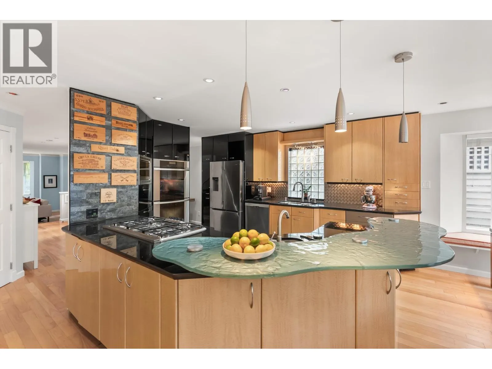 2146 W 14TH AVENUE