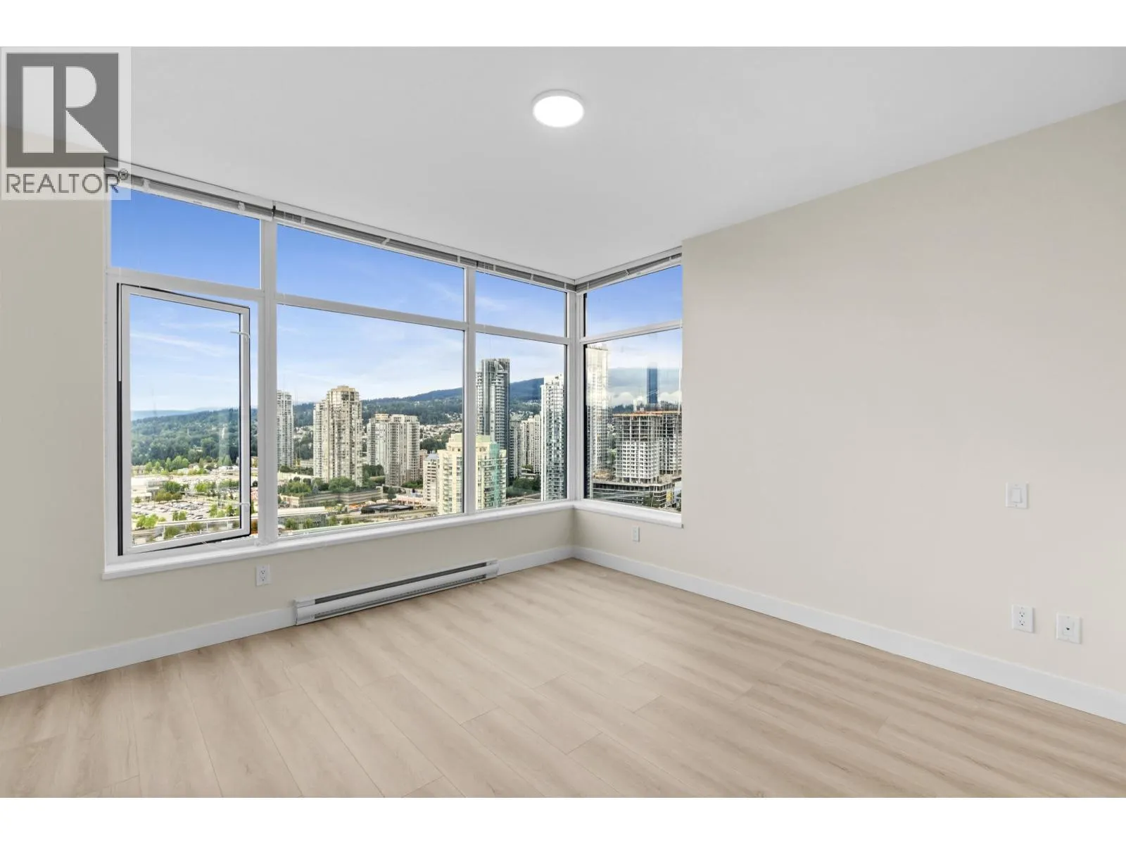 2906 3080 LINCOLN AVENUE
