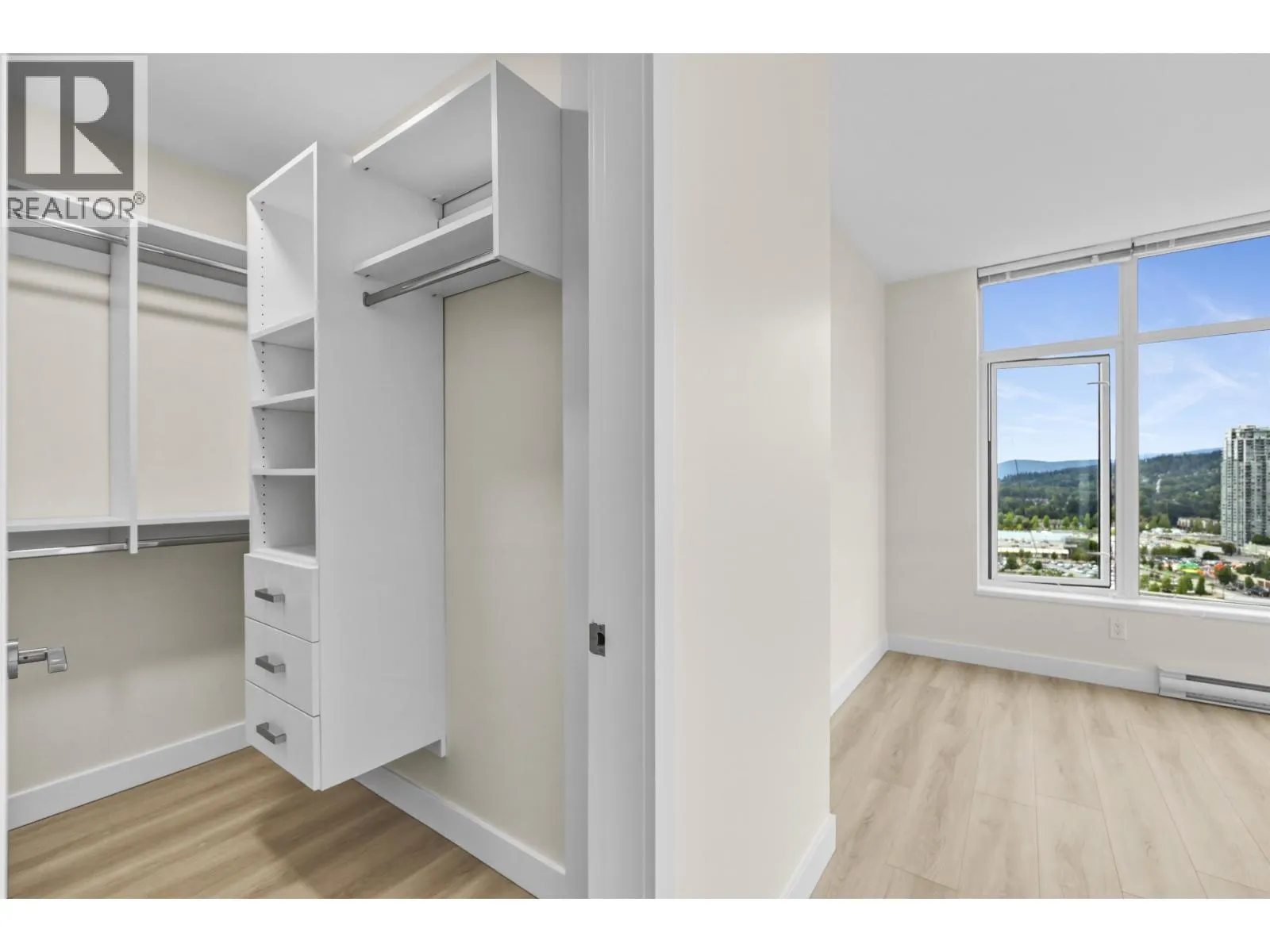 2906 3080 LINCOLN AVENUE