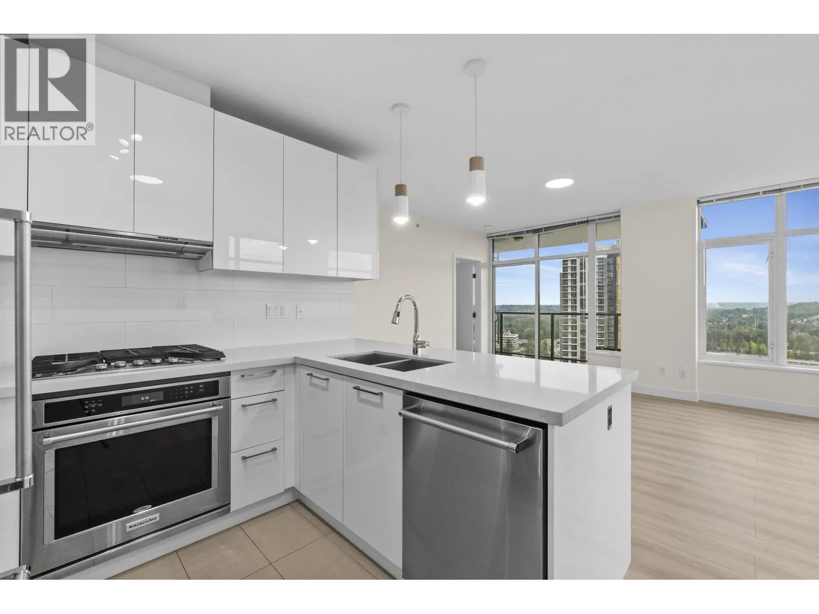 2906 3080 LINCOLN AVENUE